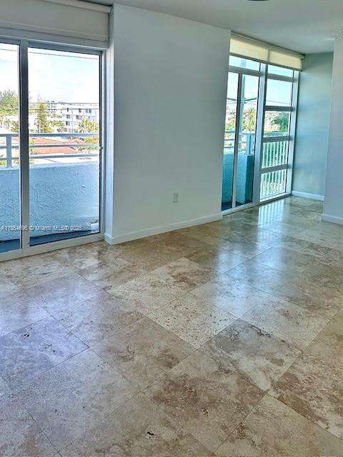 Small Image of 7600 COLLINS AVE #608, Miami Beach Number 3