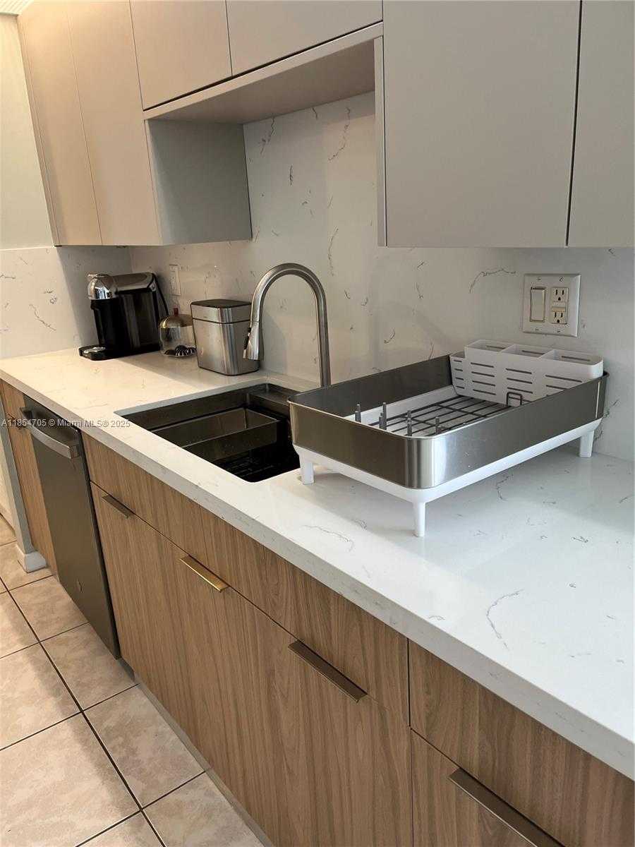Small Image of 16485 COLLINS AVE #2538, Sunny Isles Beach Number 7
