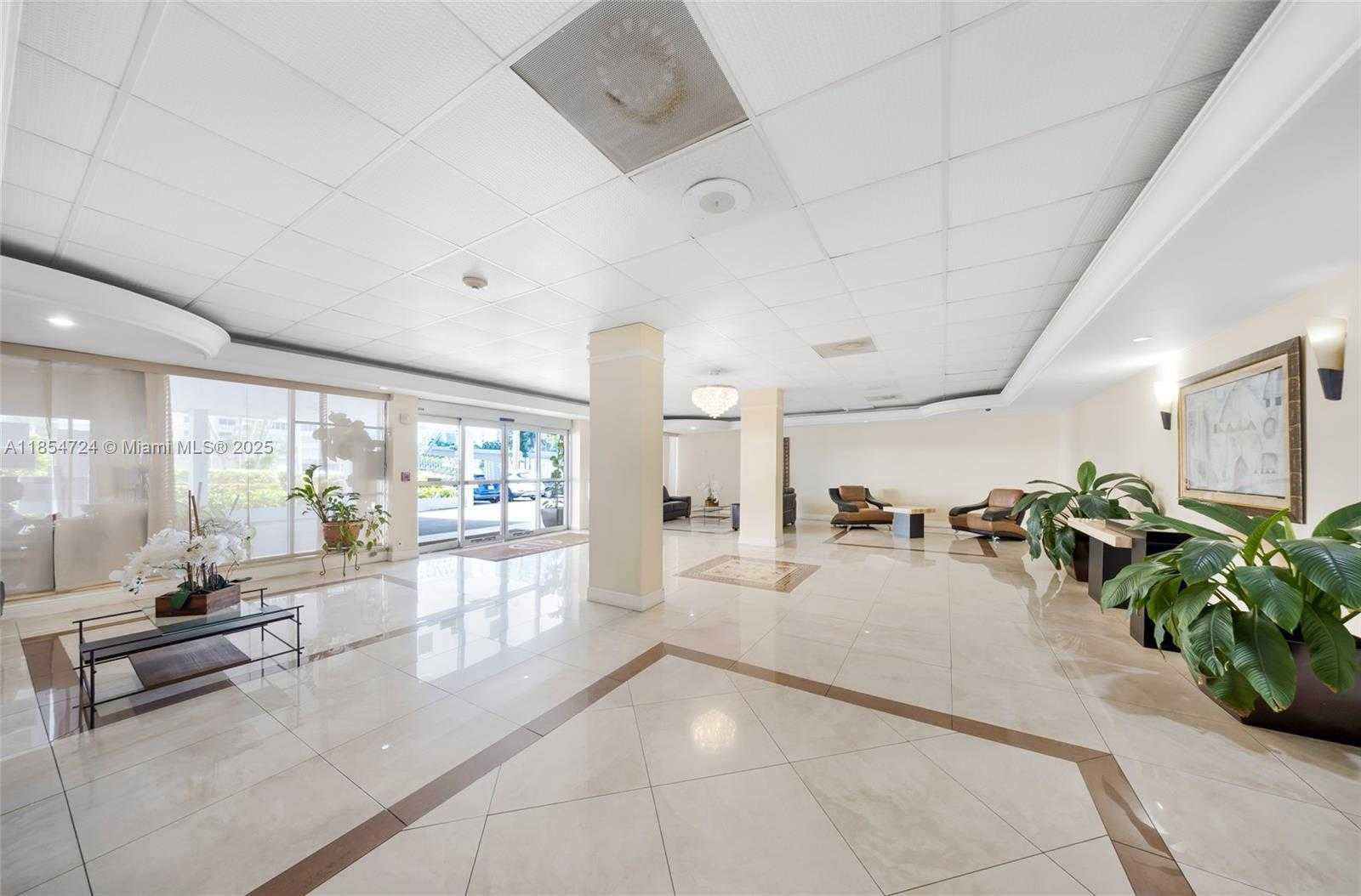 Small Image of 18081 Biscayne Blvd, Aventura, FL 33160, USA Number 37