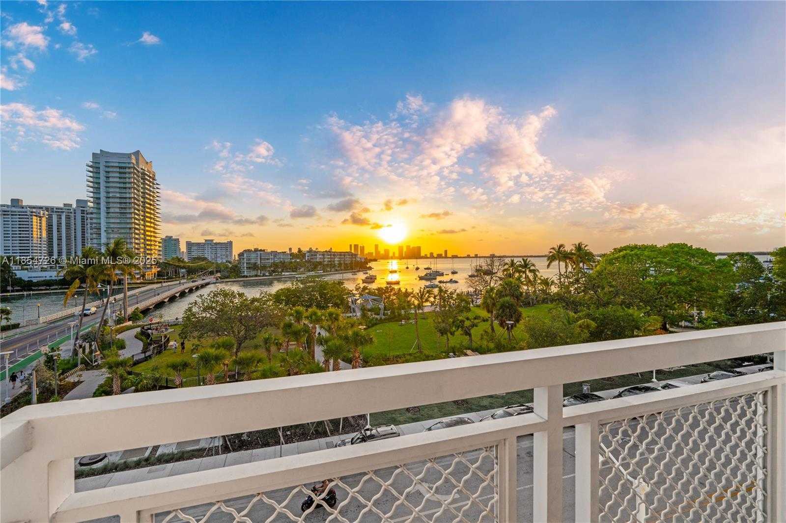Small Image of 1701 SUNSET HARBOUR DR #L501, Miami Beach Number 12