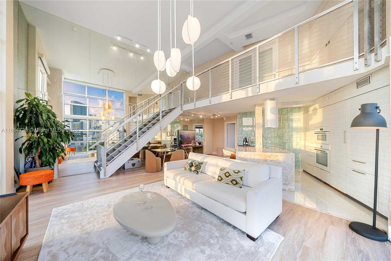 Small Image of 1701 SUNSET HARBOUR DR #L501, Miami Beach Number 18