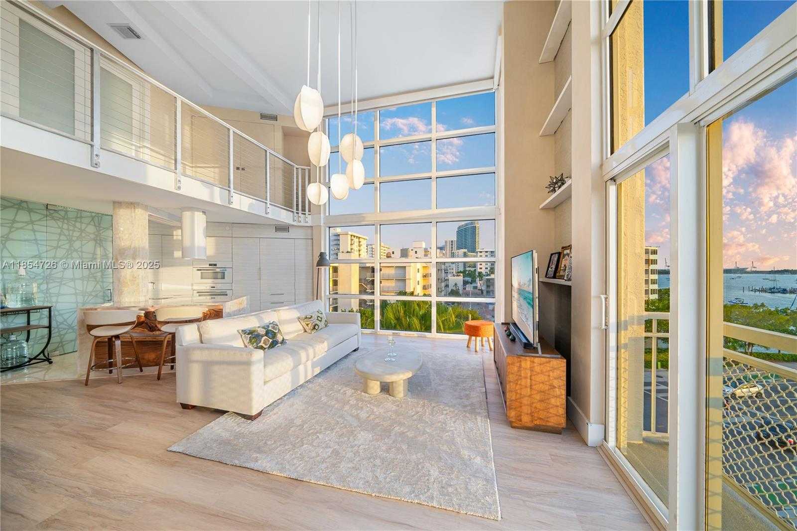 Small Image of 1701 SUNSET HARBOUR DR #L501, Miami Beach Number 21