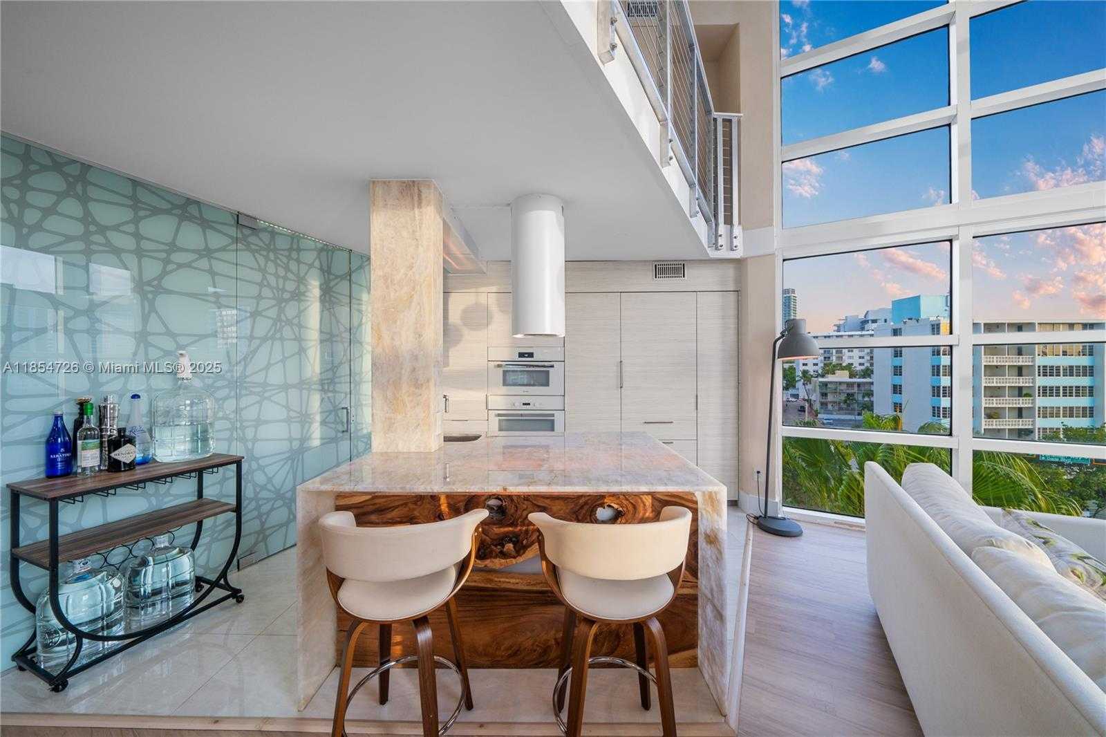 Small Image of 1701 SUNSET HARBOUR DR #L501, Miami Beach Number 23