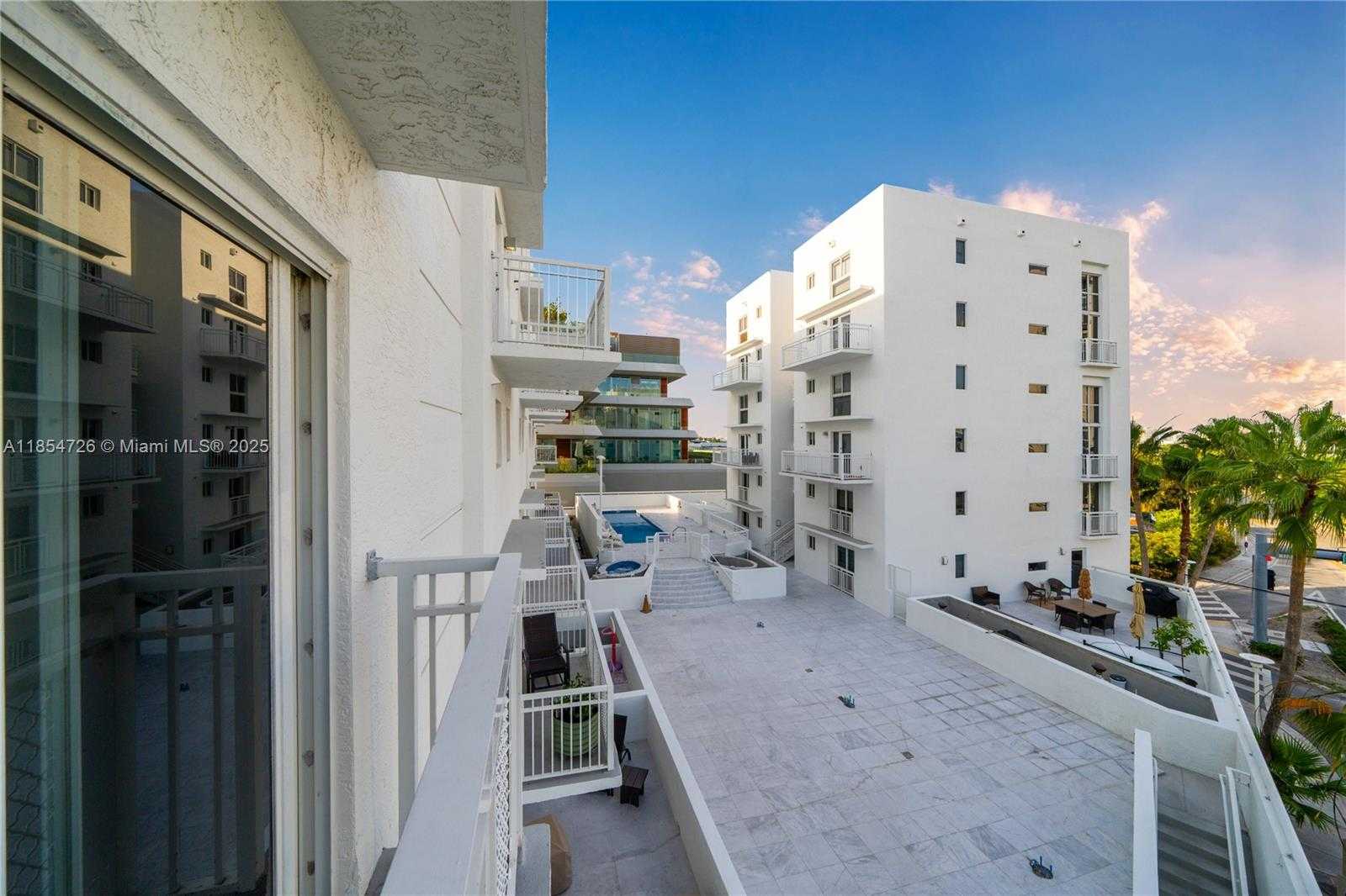 Small Image of 1701 SUNSET HARBOUR DR #L501, Miami Beach Number 26