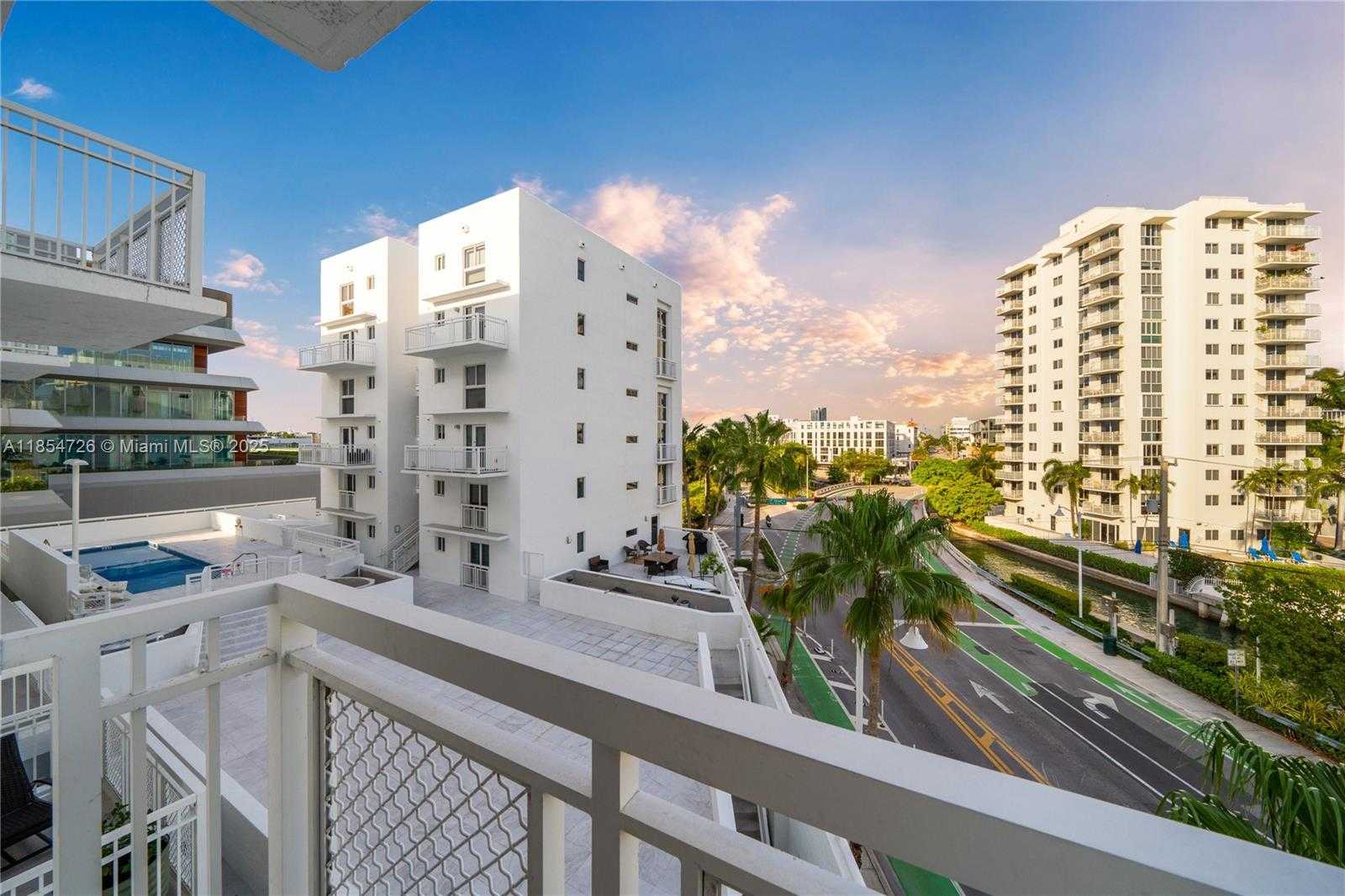 Small Image of 1701 SUNSET HARBOUR DR #L501, Miami Beach Number 27
