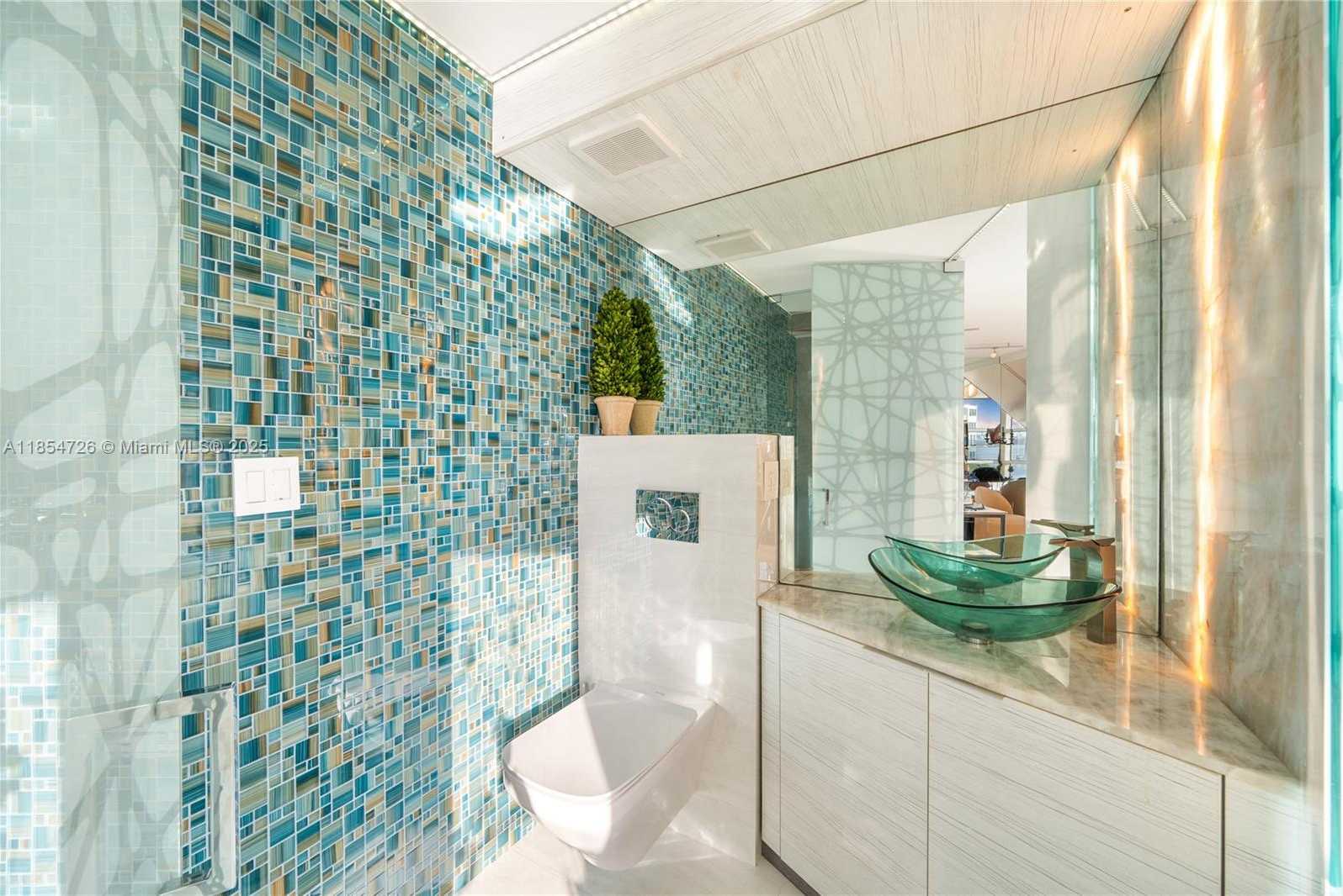 Small Image of 1701 SUNSET HARBOUR DR #L501, Miami Beach Number 29