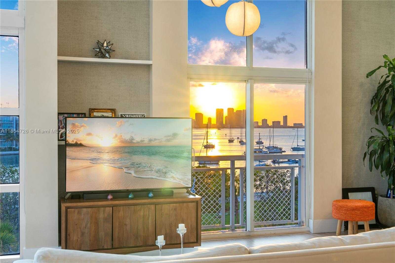 Small Image of 1701 SUNSET HARBOUR DR #L501, Miami Beach Number 3