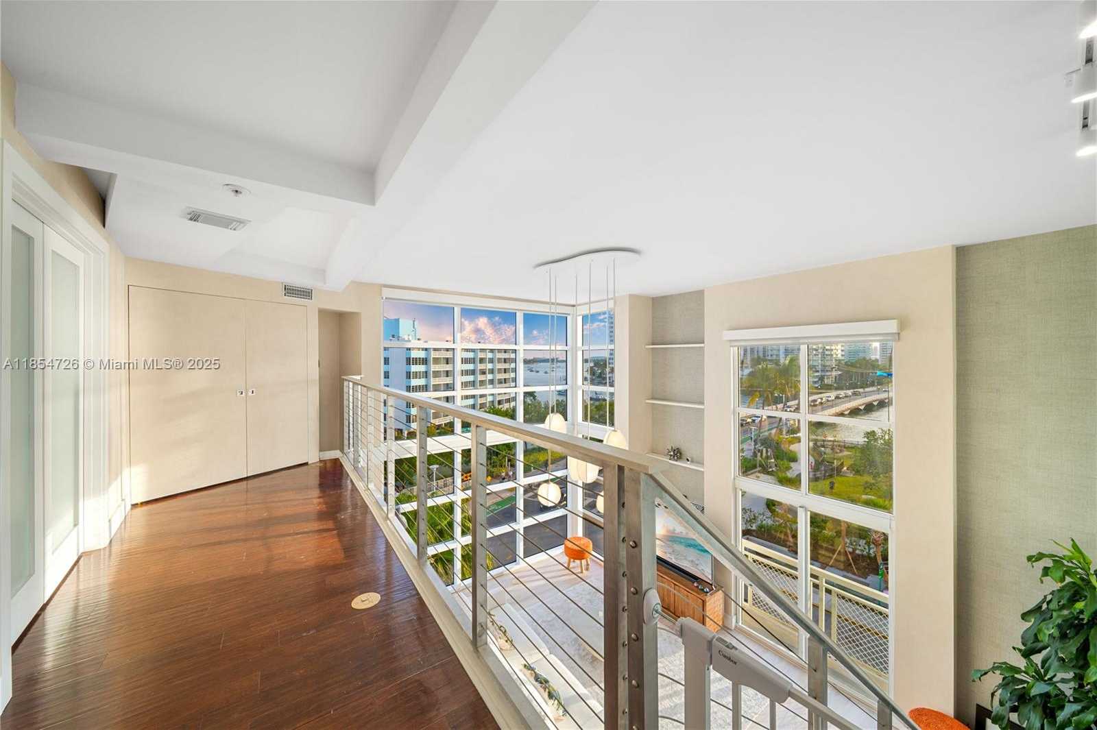 Small Image of 1701 SUNSET HARBOUR DR #L501, Miami Beach Number 32