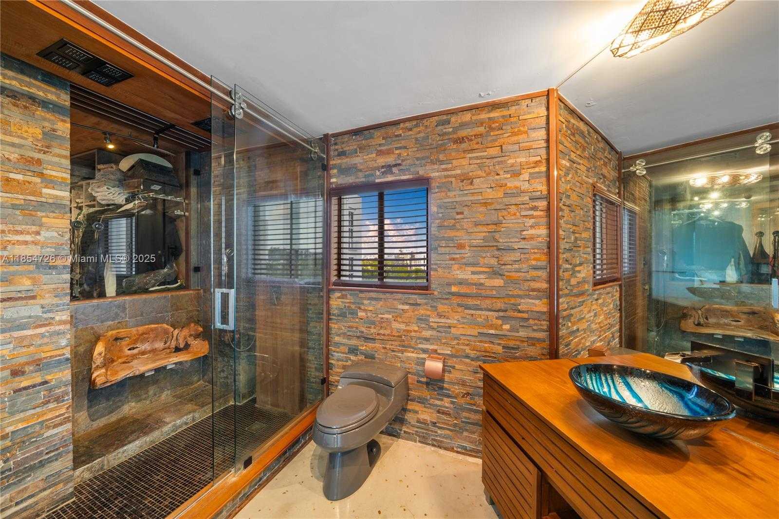 Small Image of 1701 SUNSET HARBOUR DR #L501, Miami Beach Number 8