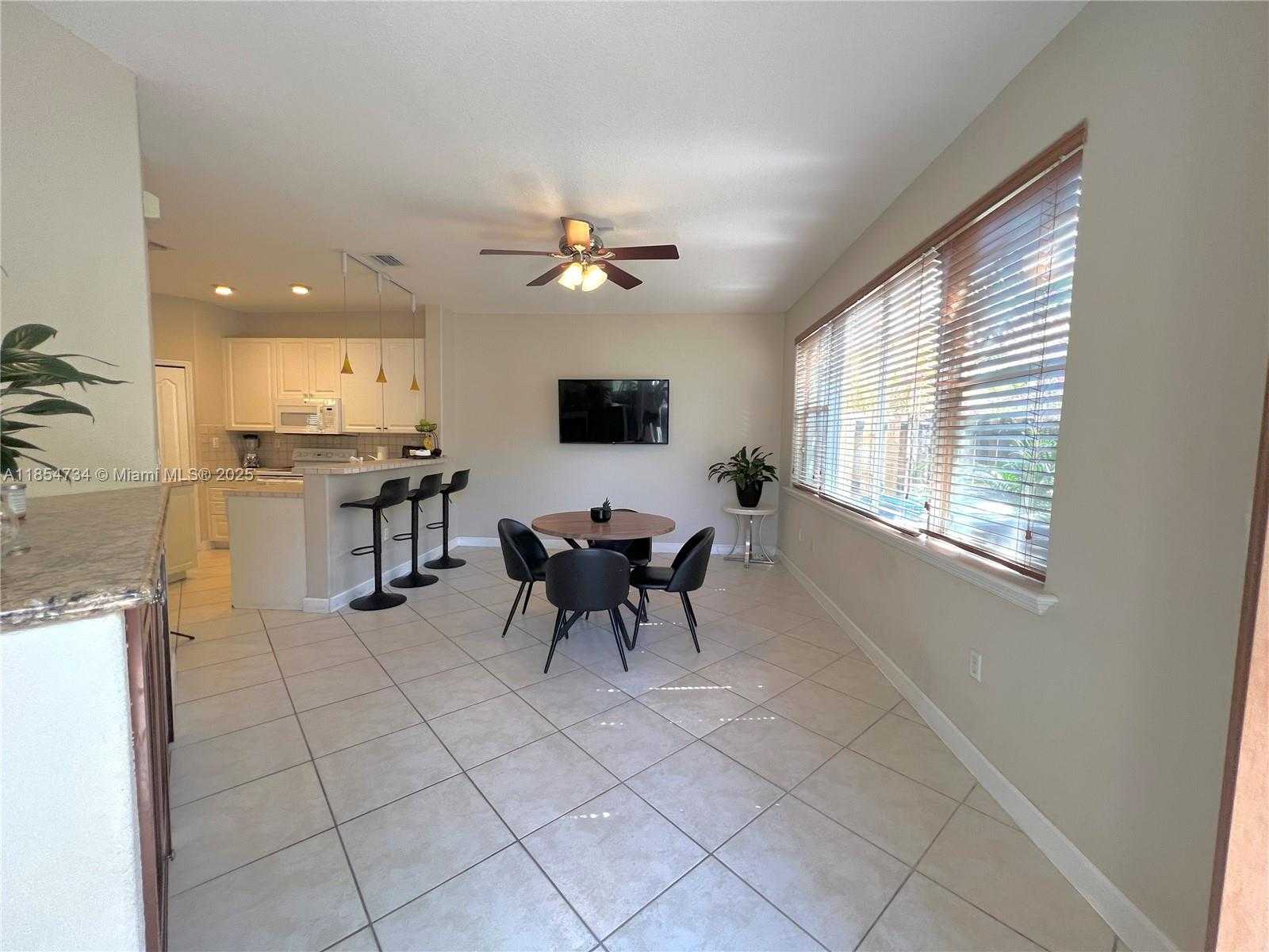 Small Image of 5486 NORTH WEST 112TH PATH #5486, Doral Number 13