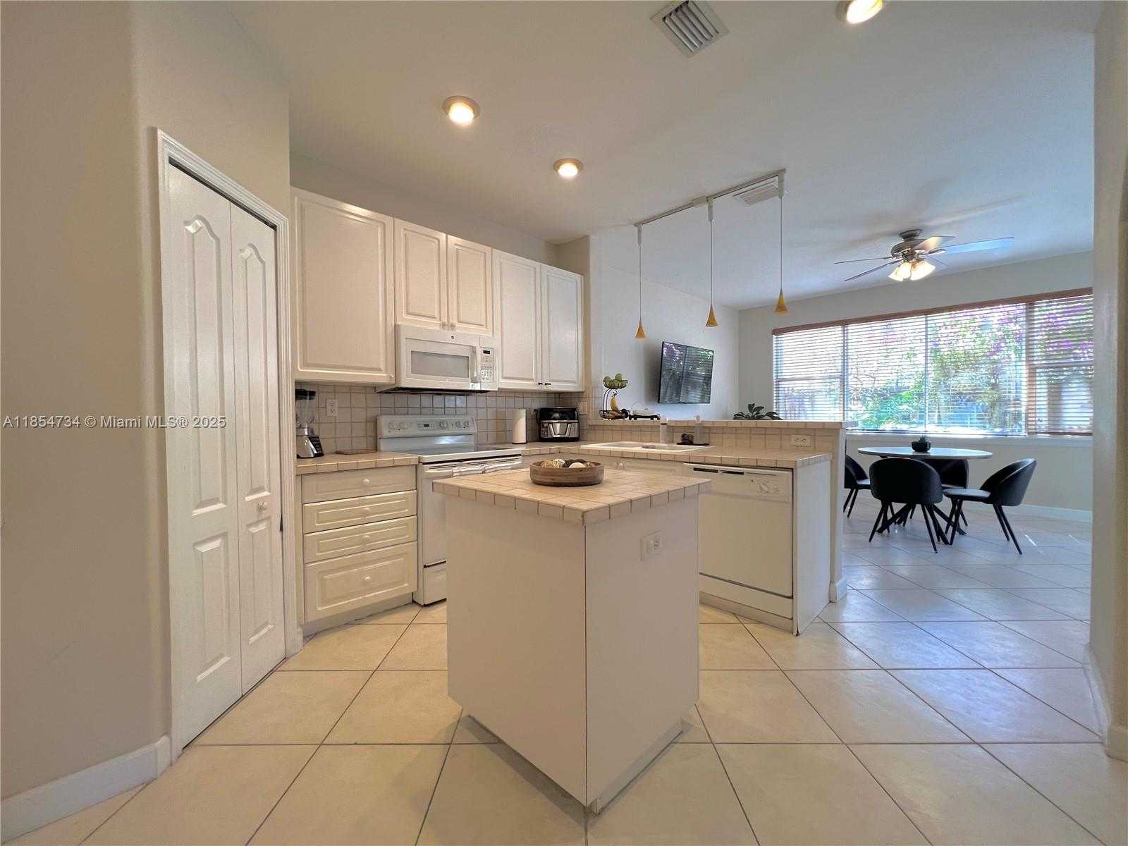 Small Image of 5486 NORTH WEST 112TH PATH #5486, Doral Number 18