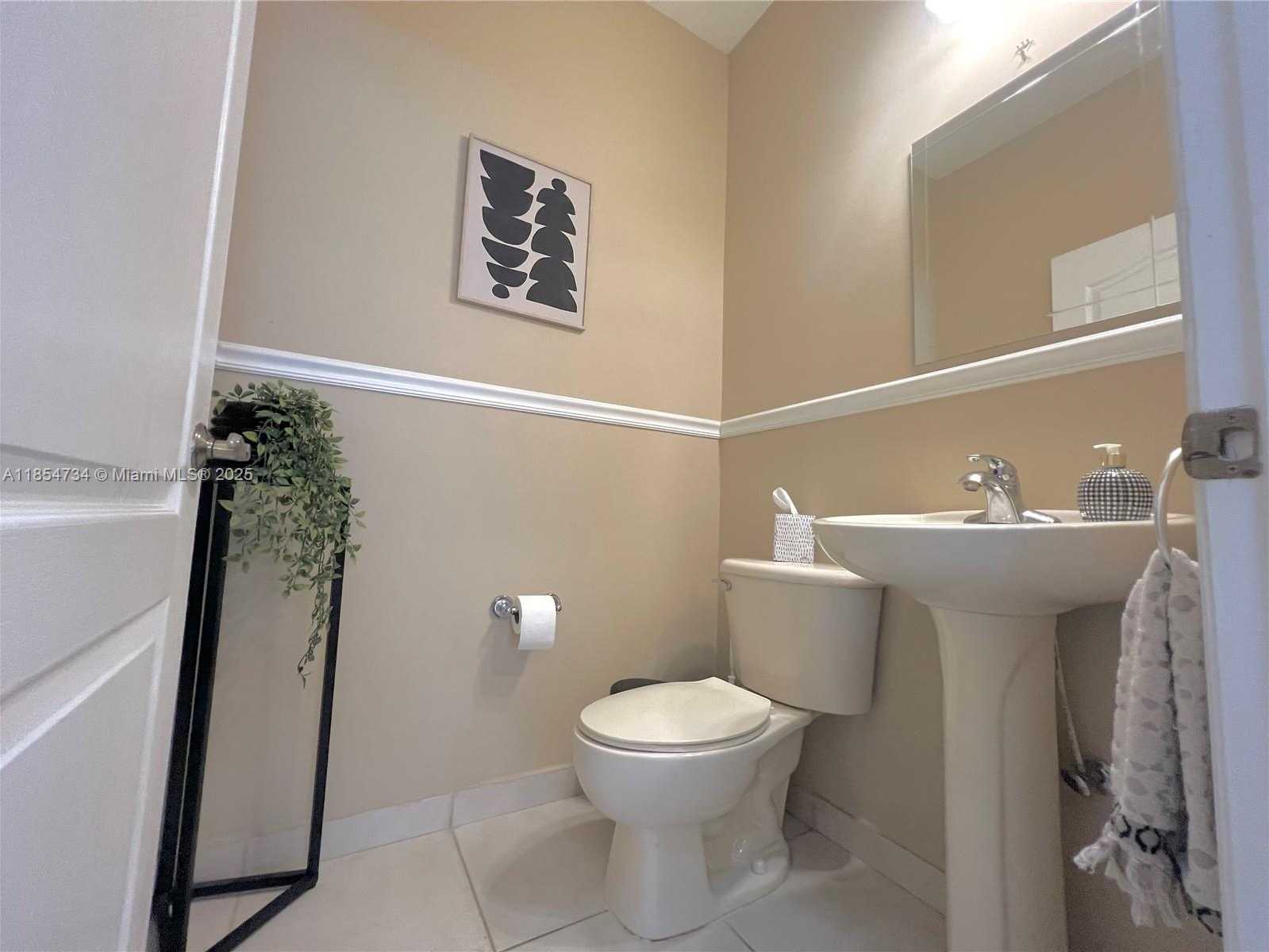 Small Image of 5486 NORTH WEST 112TH PATH #5486, Doral Number 22