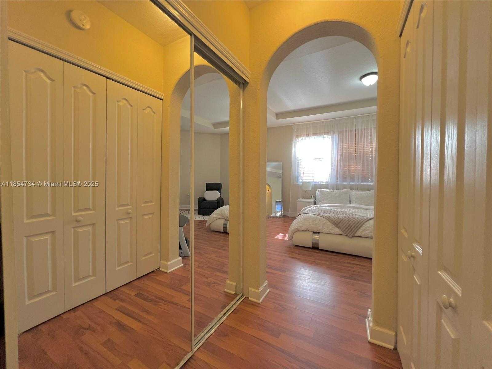 Small Image of 5486 NORTH WEST 112TH PATH #5486, Doral Number 29
