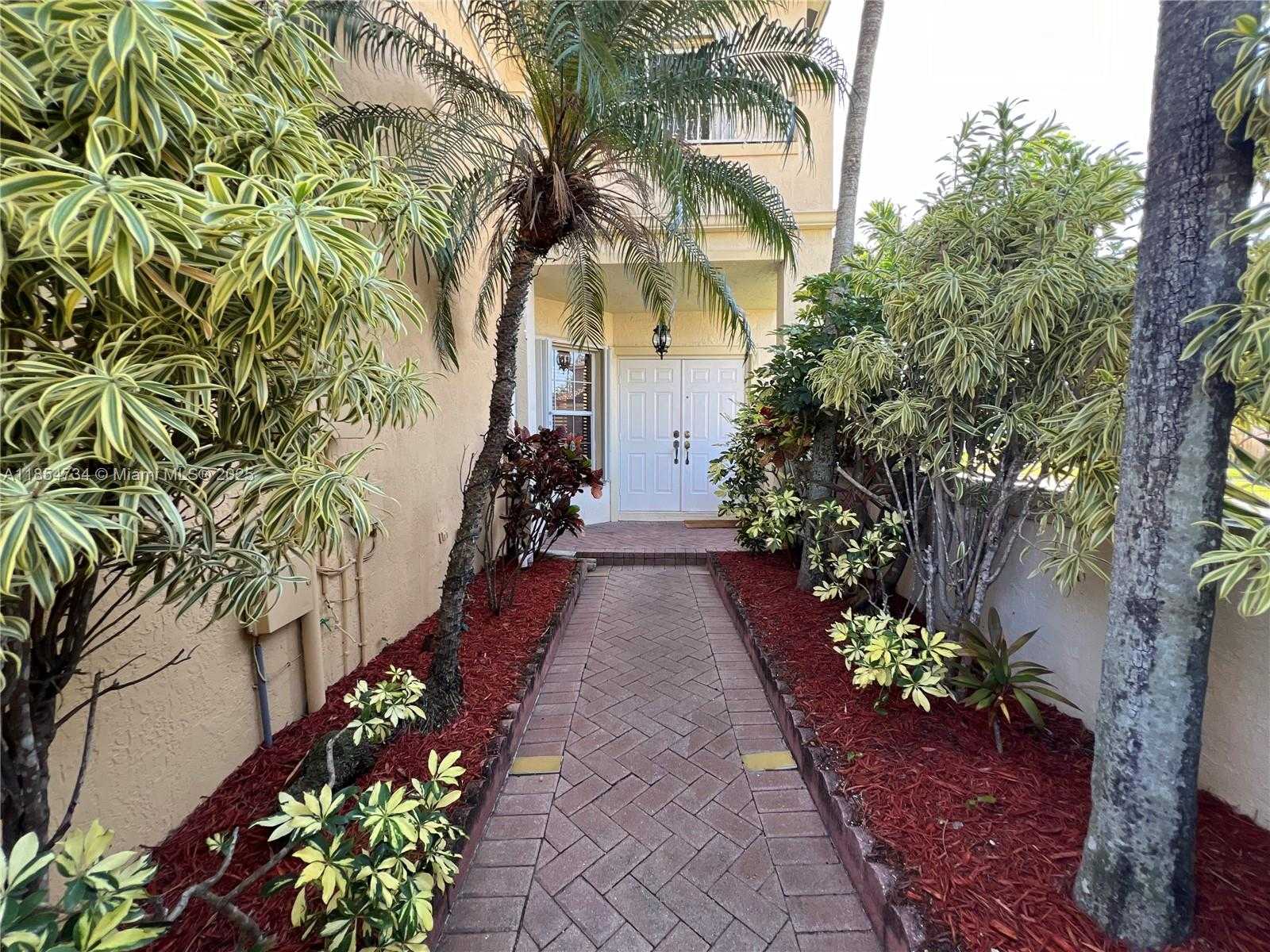 Small Image of 5486 NORTH WEST 112TH PATH #5486, Doral Number 3