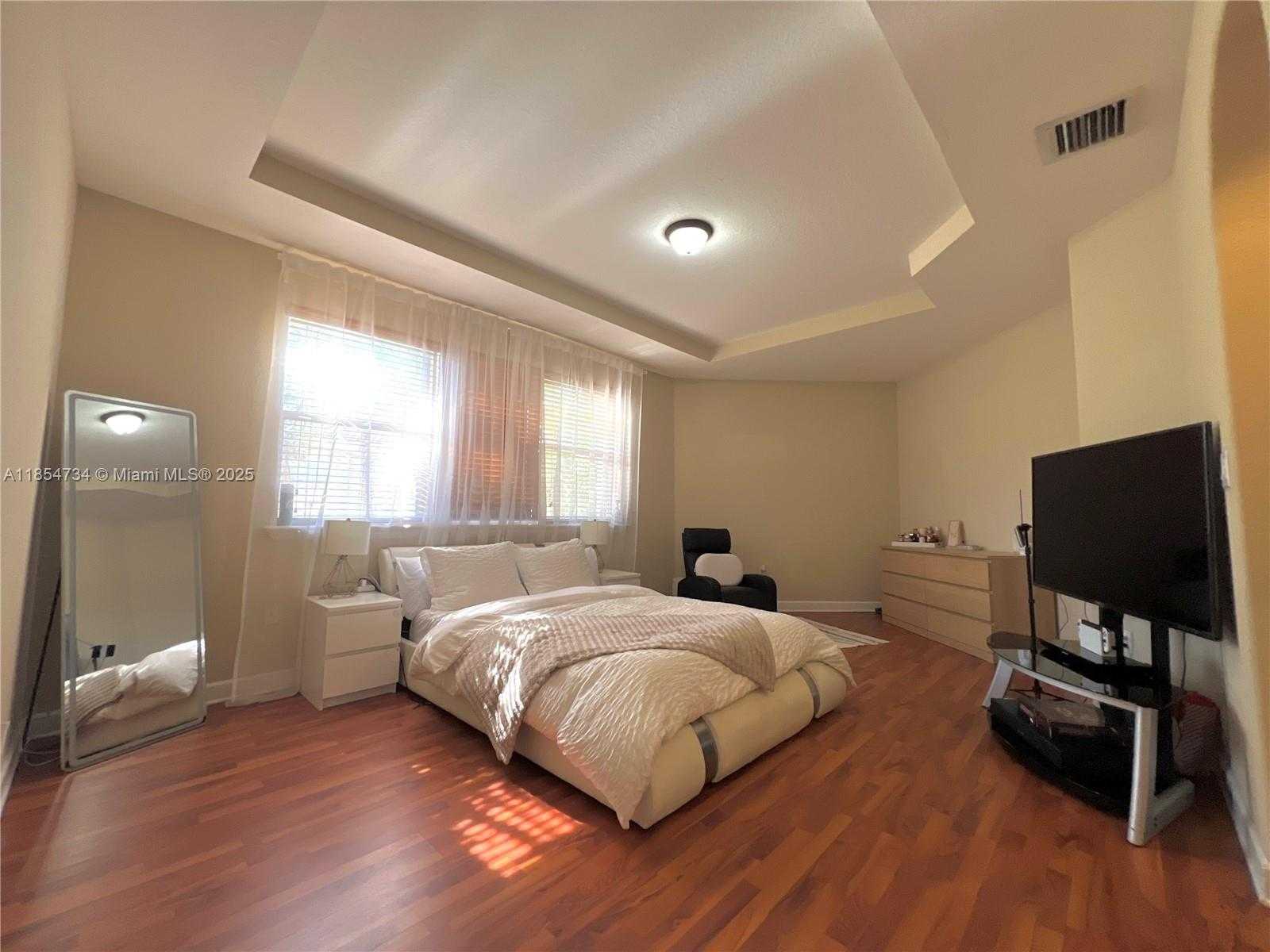 Small Image of 5486 NORTH WEST 112TH PATH #5486, Doral Number 30