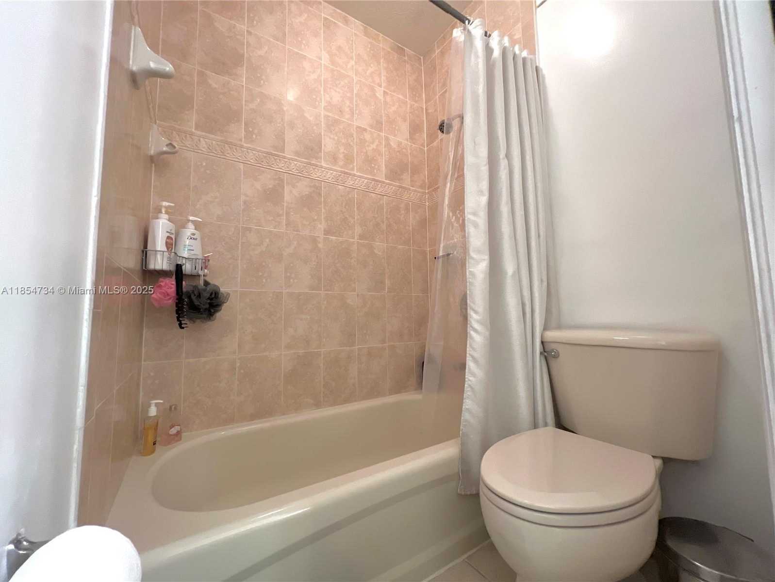 Small Image of 5486 NORTH WEST 112TH PATH #5486, Doral Number 39