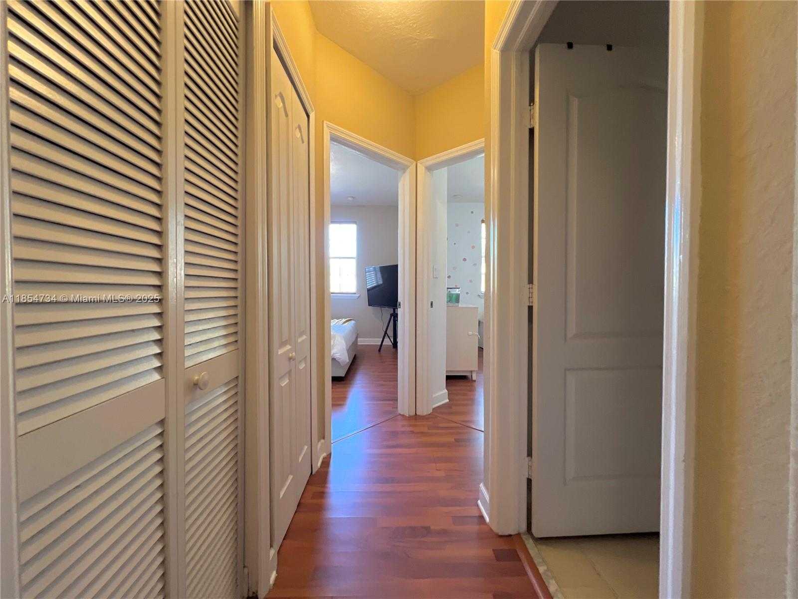 Small Image of 5486 NORTH WEST 112TH PATH #5486, Doral Number 42