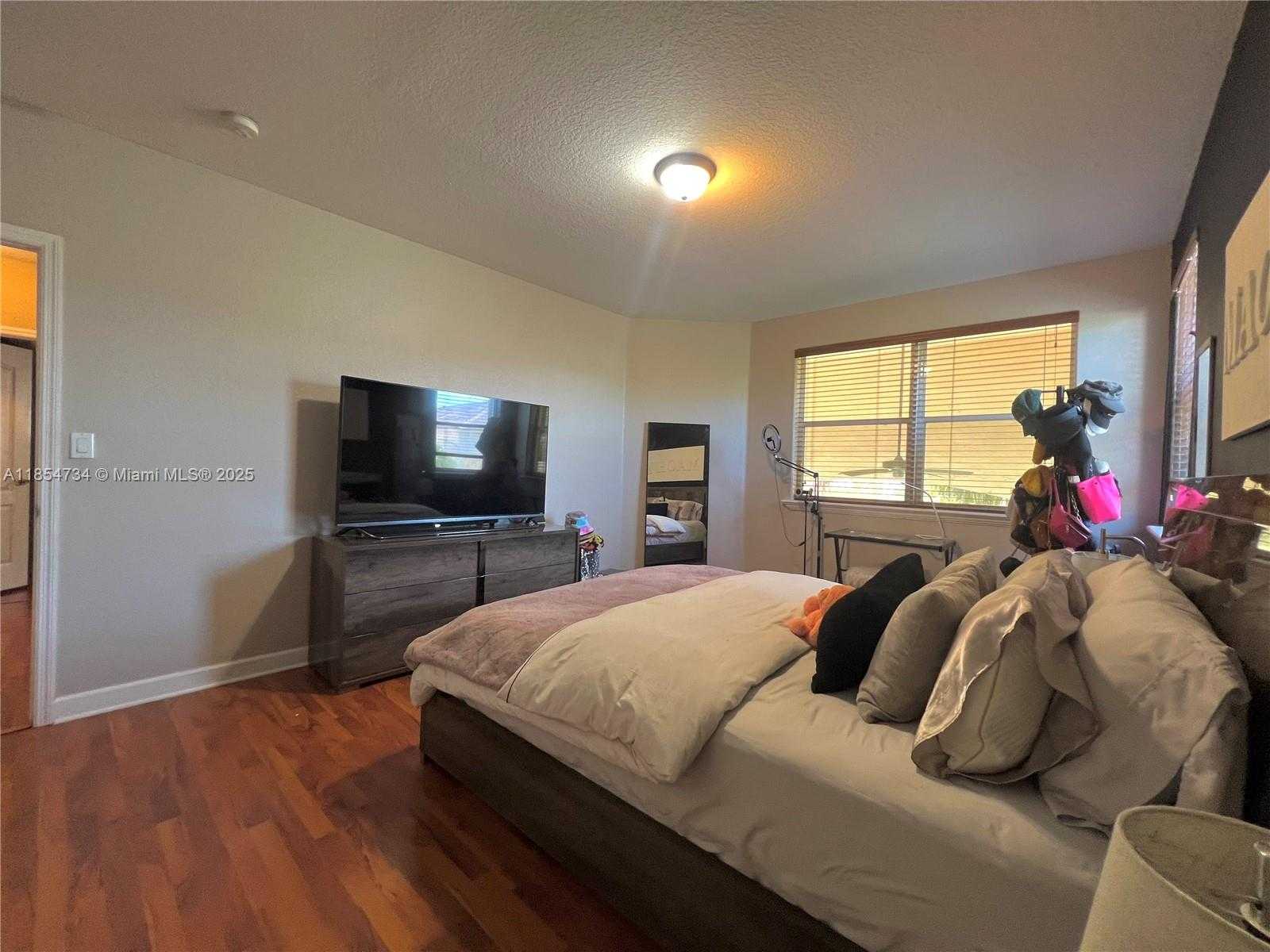 Small Image of 5486 NORTH WEST 112TH PATH #5486, Doral Number 44