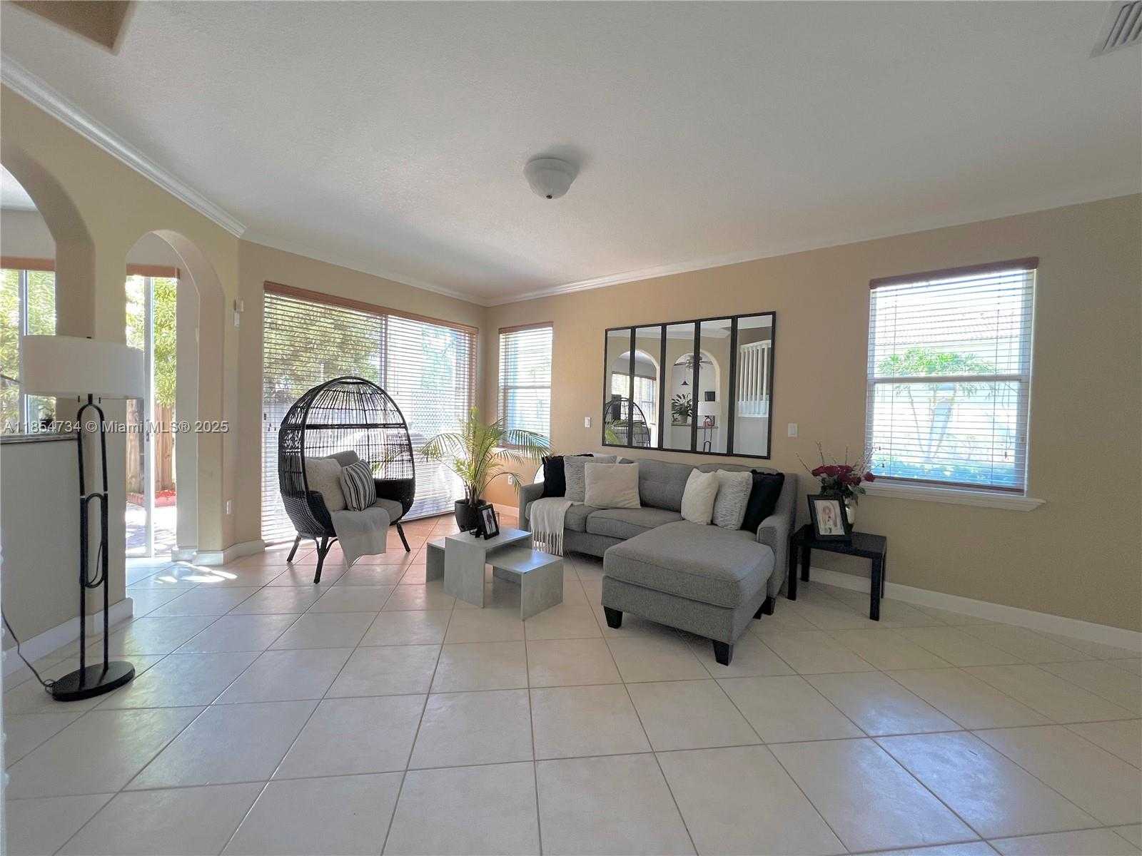 Small Image of 5486 NORTH WEST 112TH PATH #5486, Doral Number 6