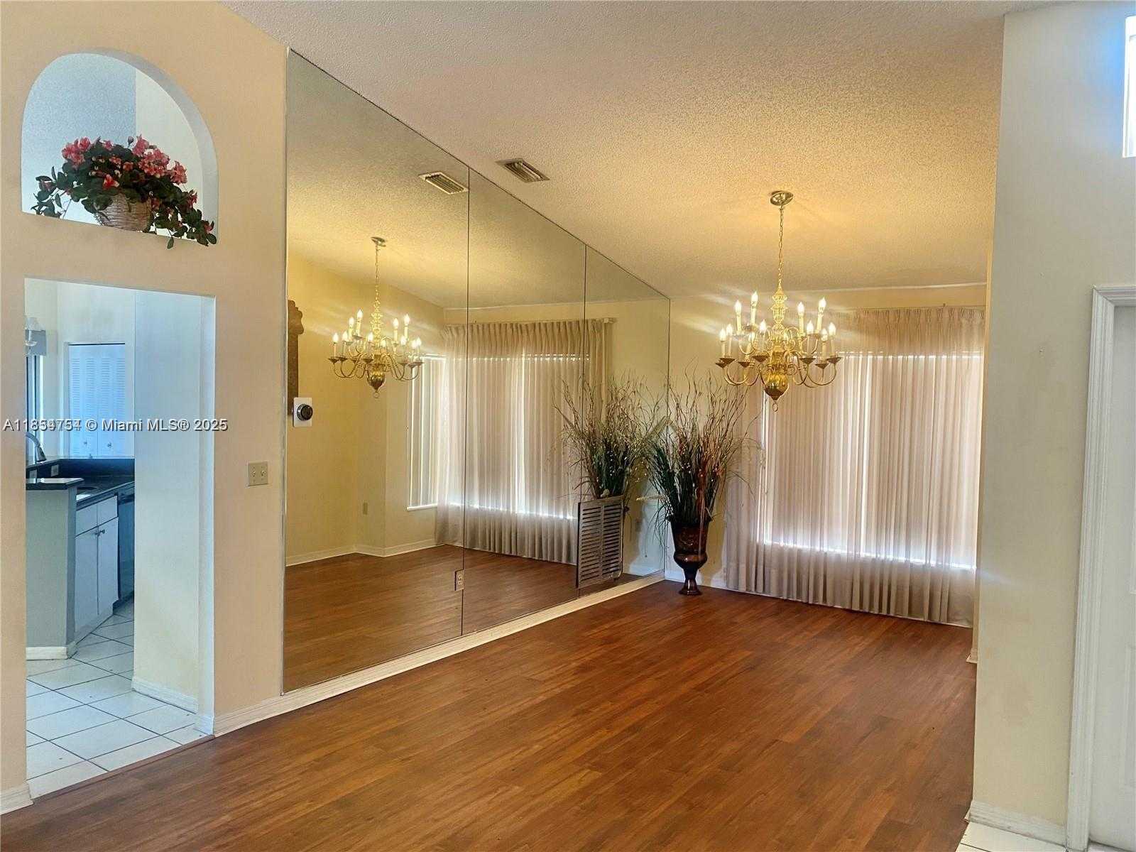 Small Image of 19303 NORTH WEST 87TH CT CIR #1, Hialeah Number 3