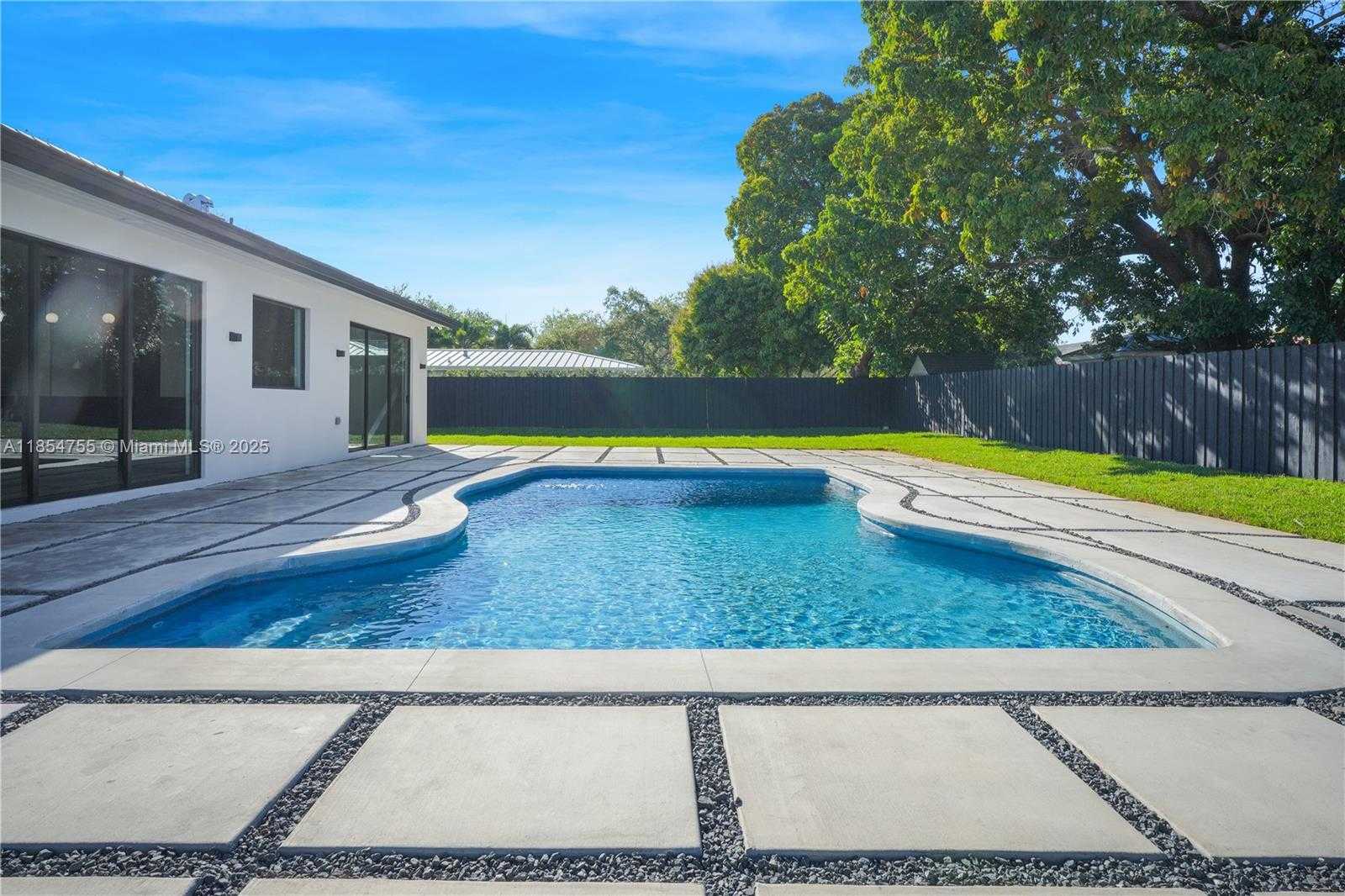 Small Image of 8765 SOUTH WEST 175TH ST, Palmetto Bay Number 26