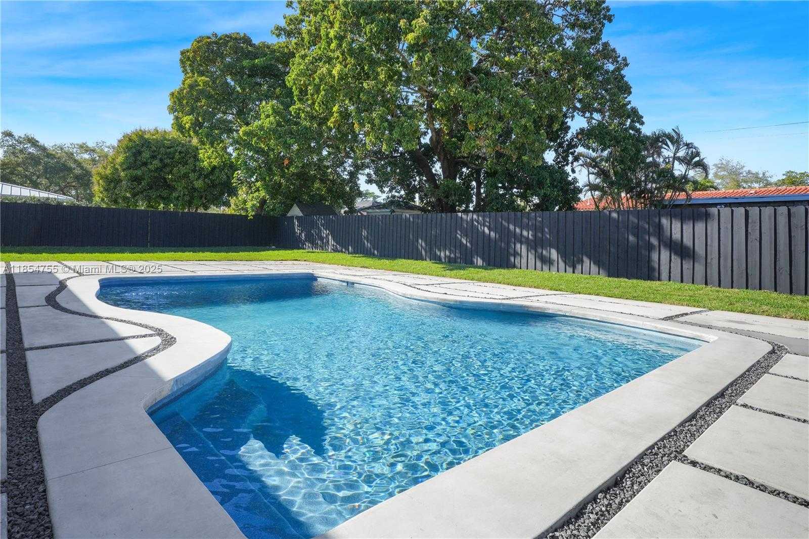 Small Image of 8765 SOUTH WEST 175TH ST, Palmetto Bay Number 27
