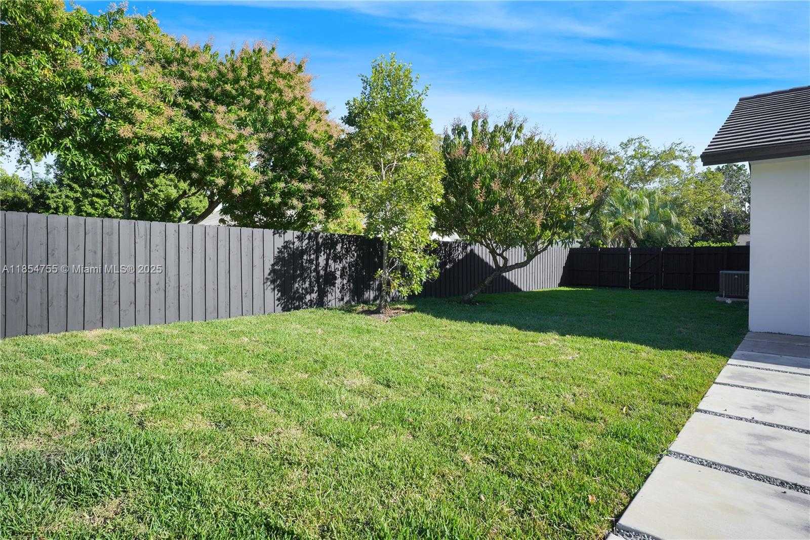 Small Image of 8765 SOUTH WEST 175TH ST, Palmetto Bay Number 29