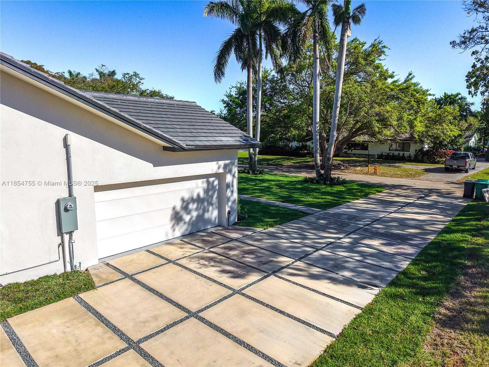 Small Image of 8765 SOUTH WEST 175TH ST, Palmetto Bay Number 31