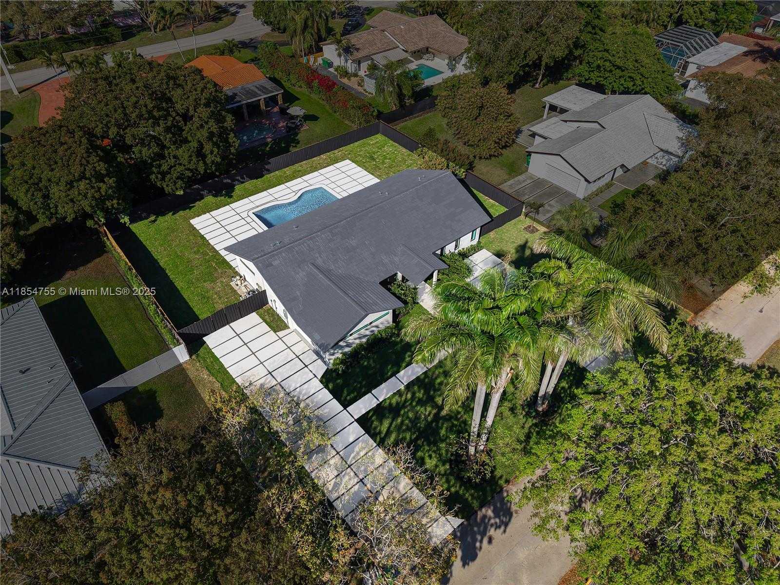 Small Image of 8765 SOUTH WEST 175TH ST, Palmetto Bay Number 34