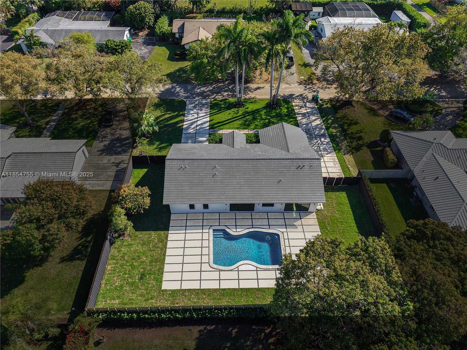 Small Image of 8765 SOUTH WEST 175TH ST, Palmetto Bay Number 36