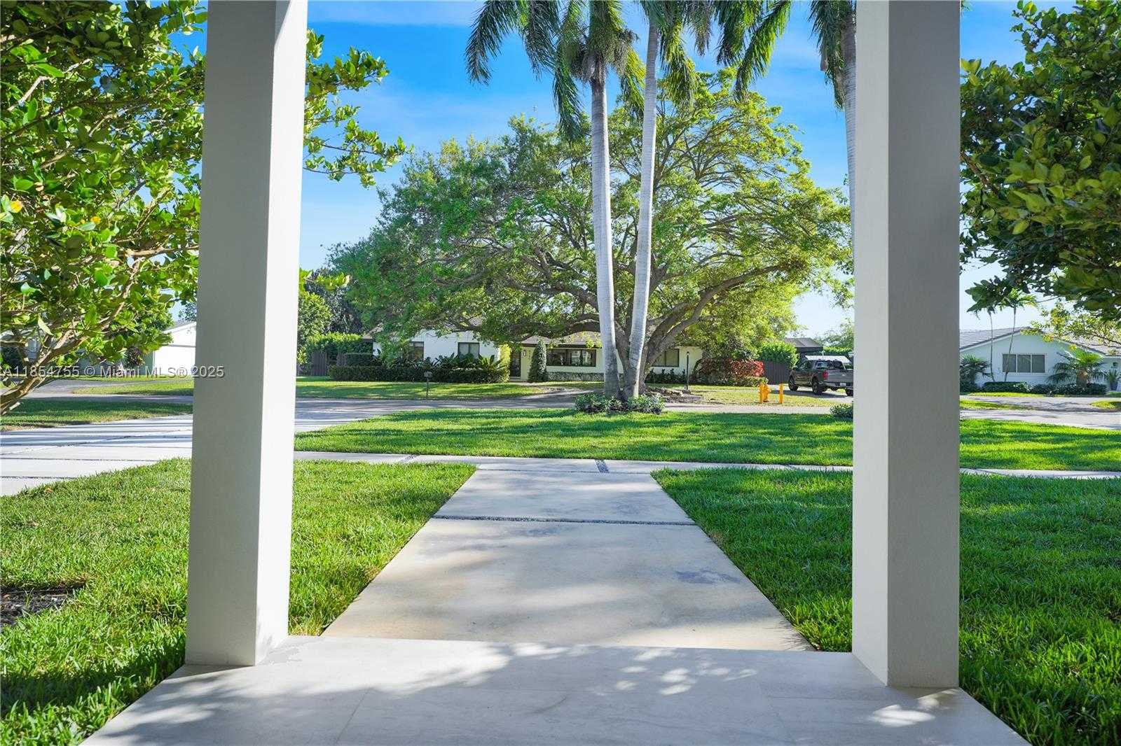 Small Image of 8765 SOUTH WEST 175TH ST, Palmetto Bay Number 37