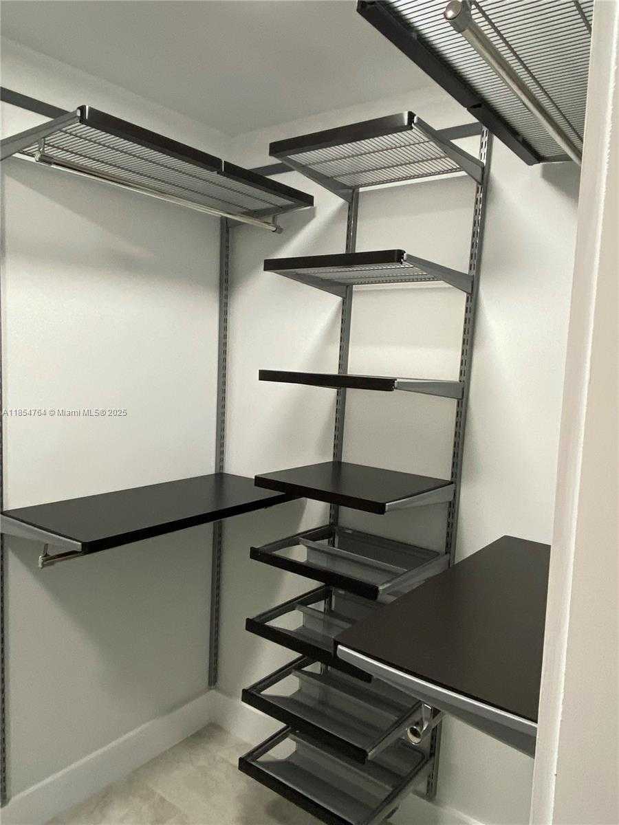 Imagen de Pequeño Objeto