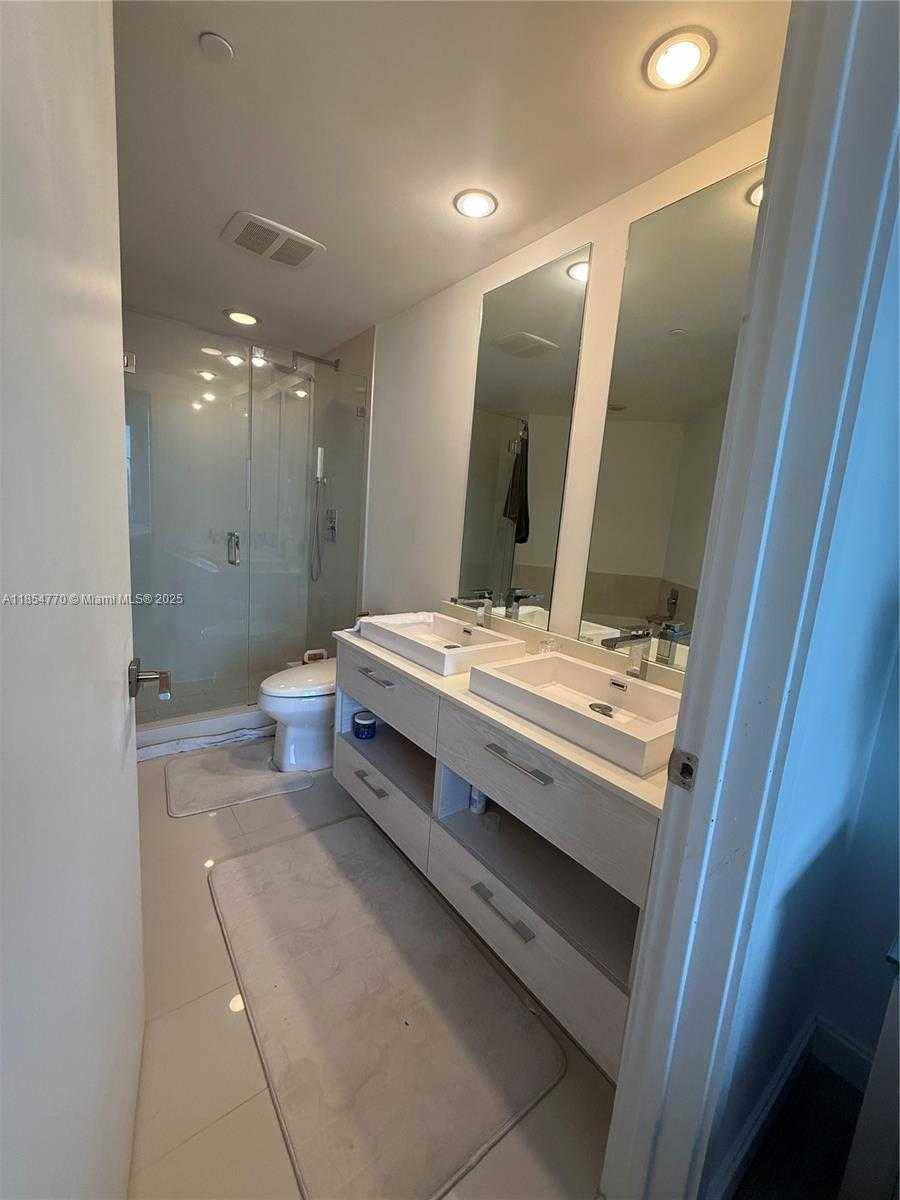 Small Image of 45 SOUTH WEST 9TH ST #3001, Miami Number 13
