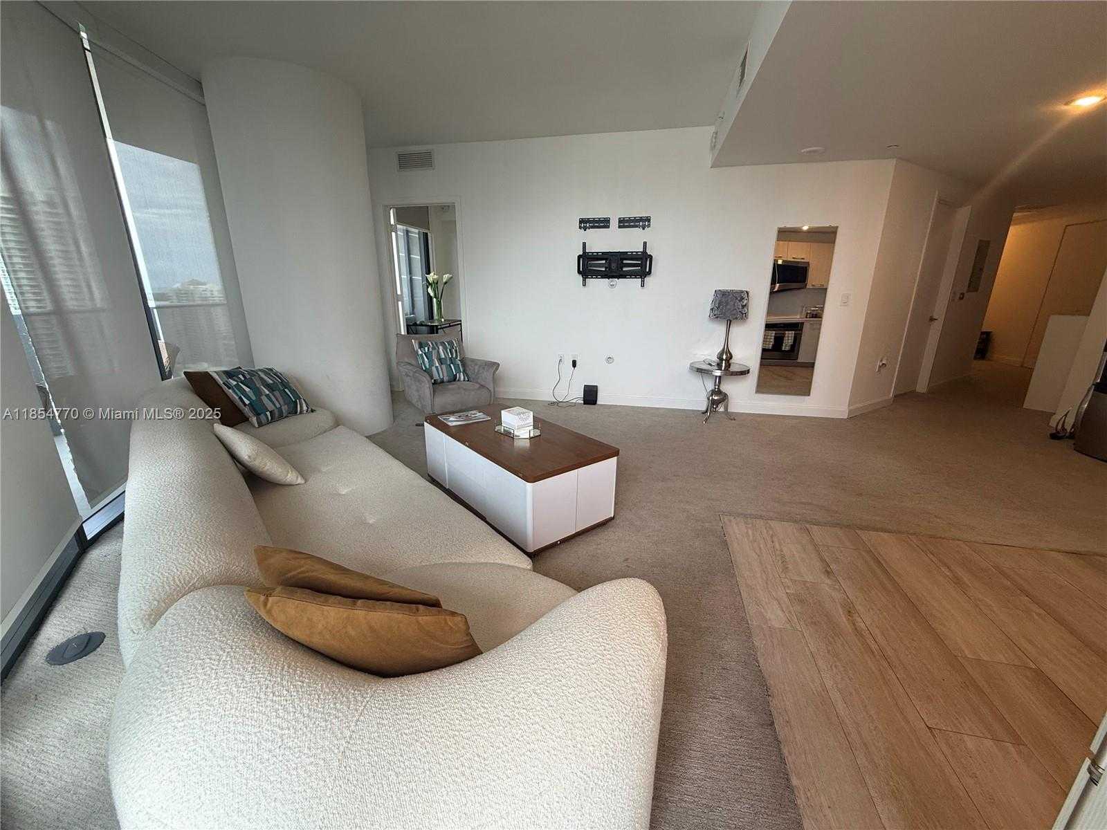 Small Image of 45 SOUTH WEST 9TH ST #3001, Miami Number 5
