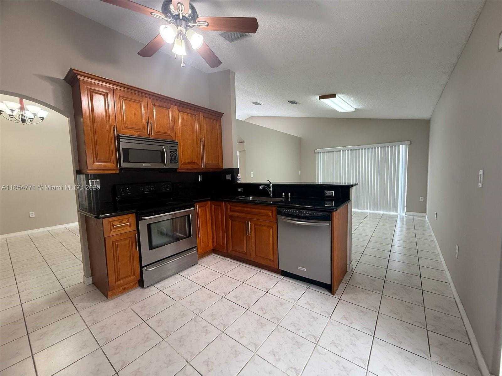 Small Image of 15801 SOUTH WEST 85TH ST #15801, Miami Number 22