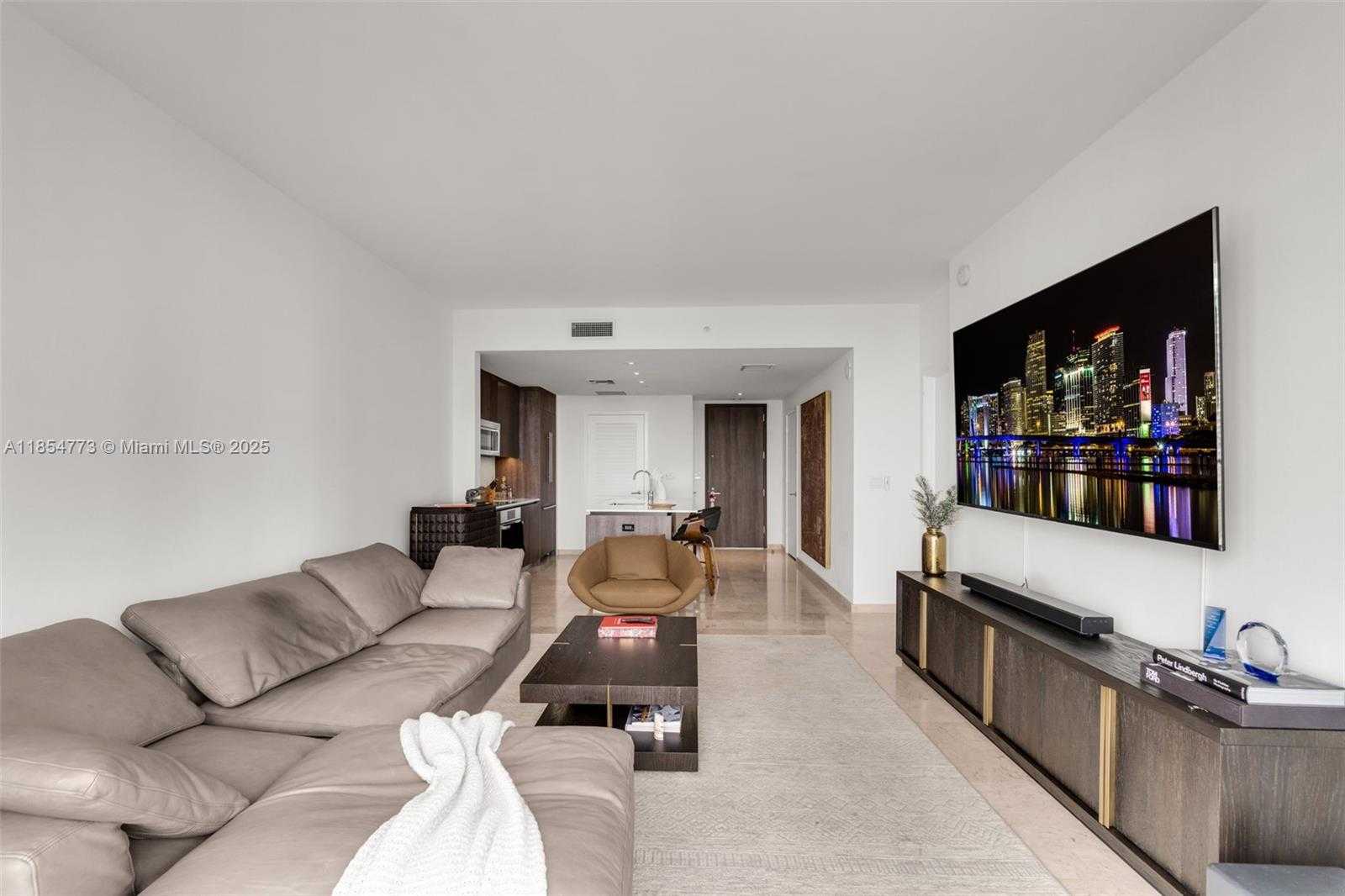 Small Image of 68 SOUTH EAST 6TH ST #2406, Miami Number 5