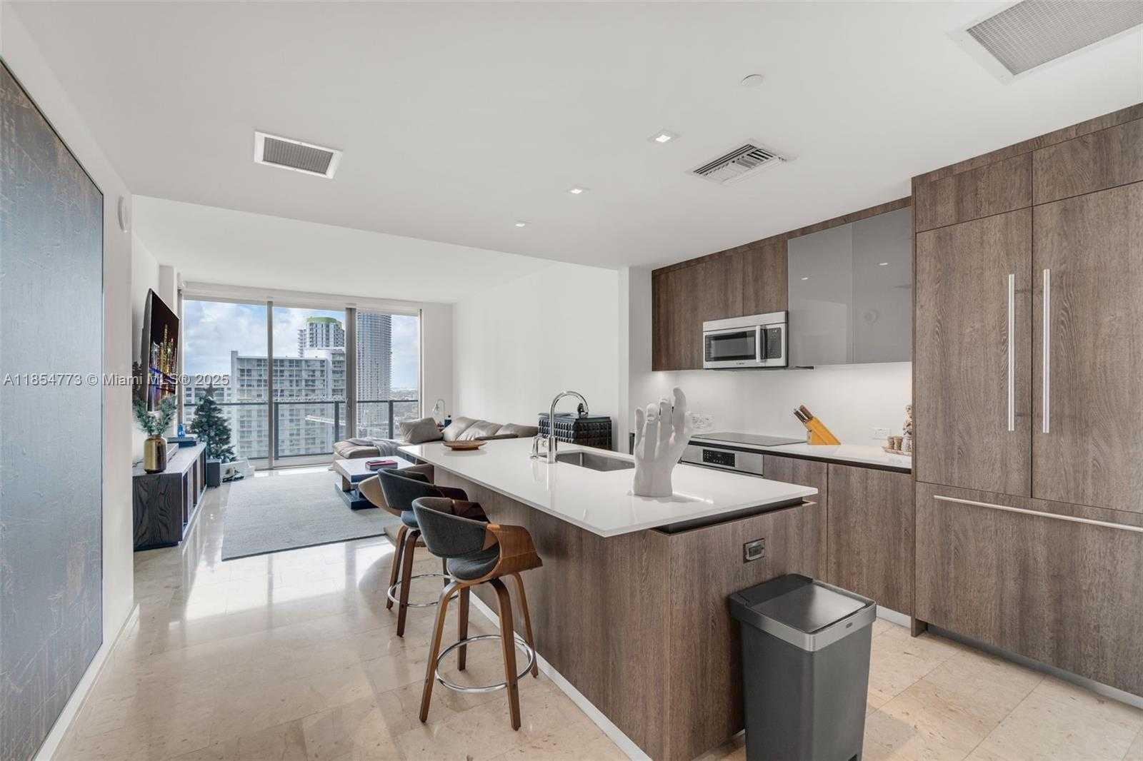 Small Image of 68 SOUTH EAST 6TH ST #2406, Miami Number 6
