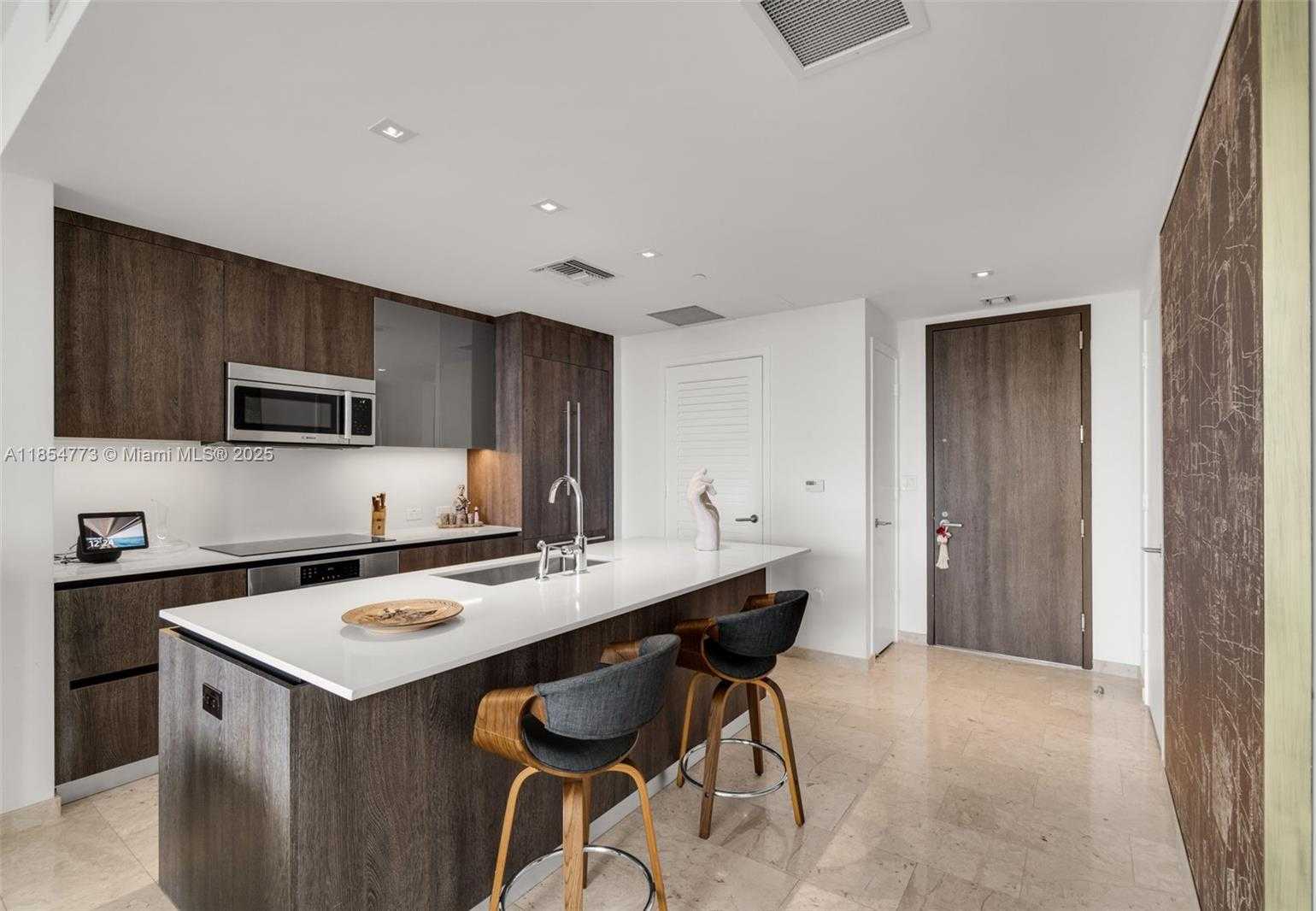 Small Image of 68 SOUTH EAST 6TH ST #2406, Miami Number 7