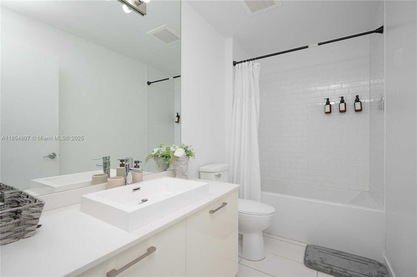 Small Image of 151 SOUTH EAST 1ST ST #2303, Miami Number 12