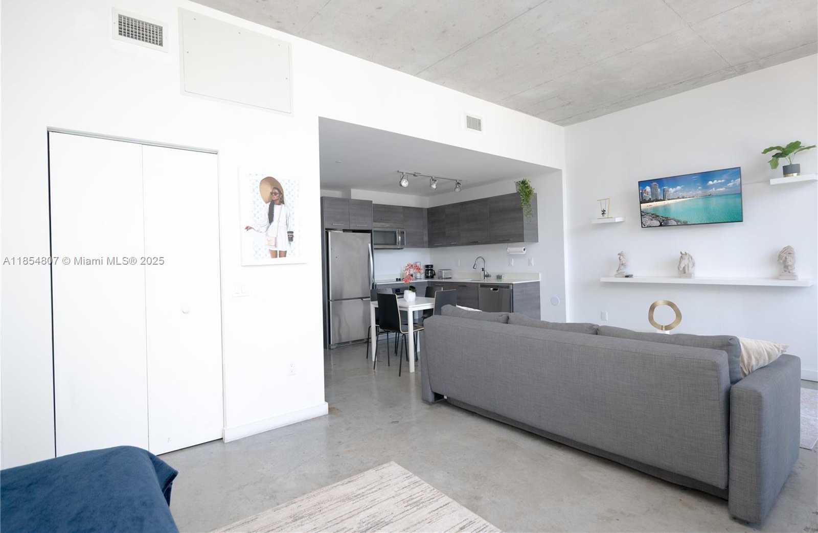 Small Image of 151 SOUTH EAST 1ST ST #2303, Miami Number 6