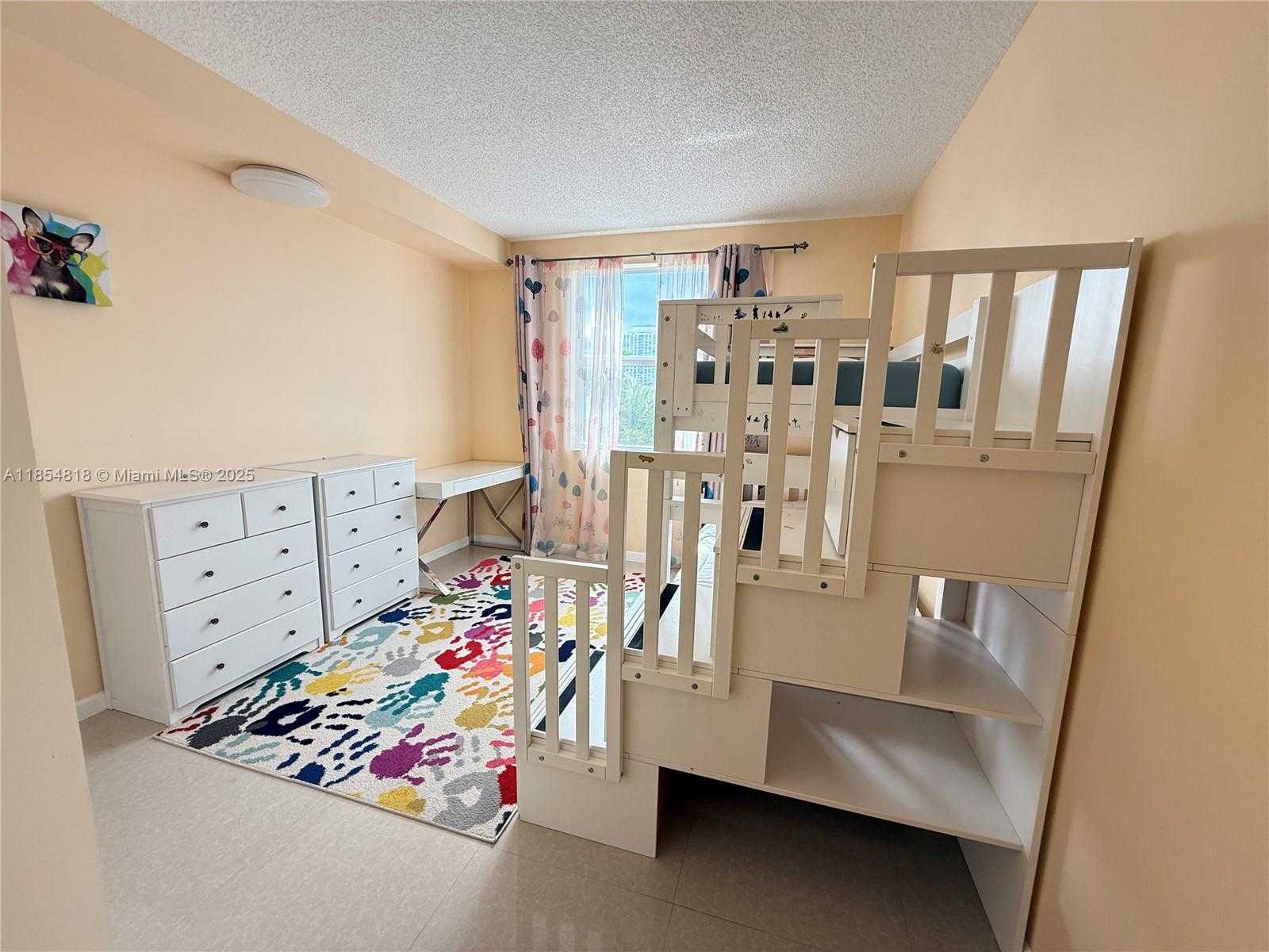 Small Image of 17100 NORTH BAY RD #1502, Sunny Isles Beach Number 25