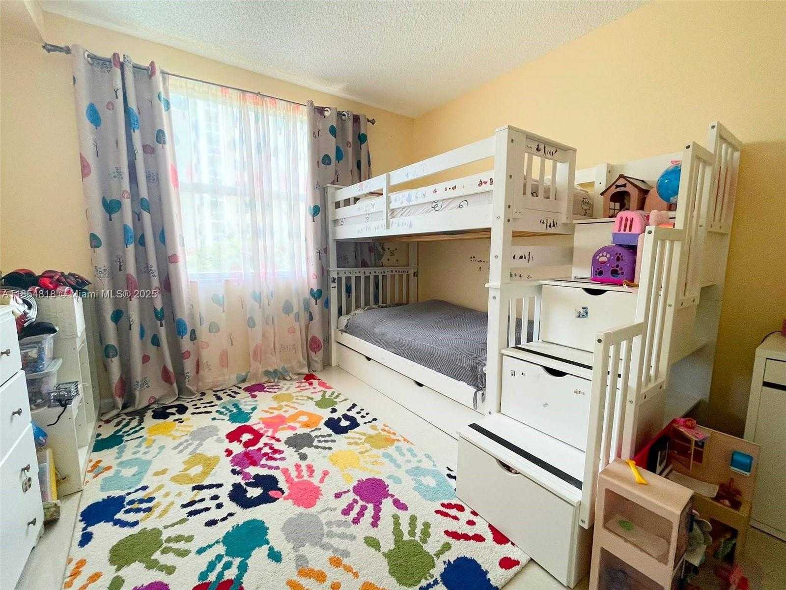 Small Image of 17100 NORTH BAY RD #1502, Sunny Isles Beach Number 26