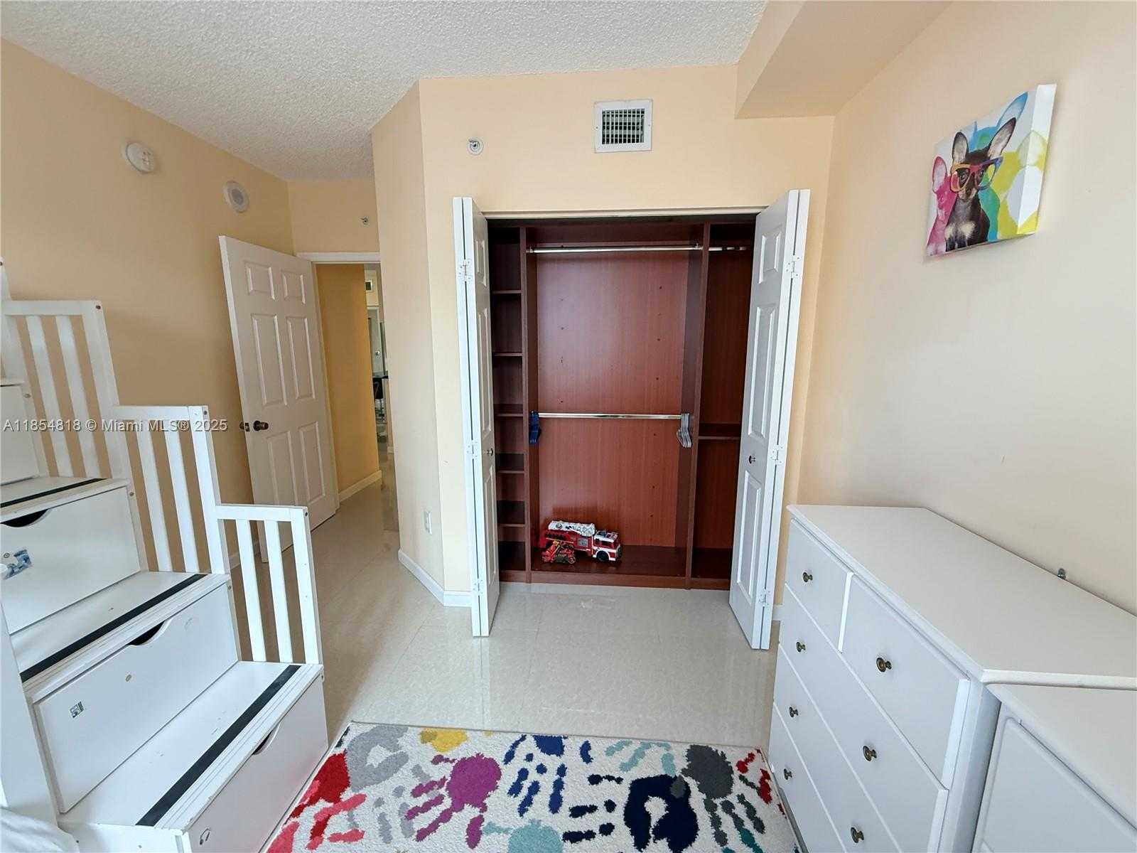Small Image of 17100 NORTH BAY RD #1502, Sunny Isles Beach Number 27