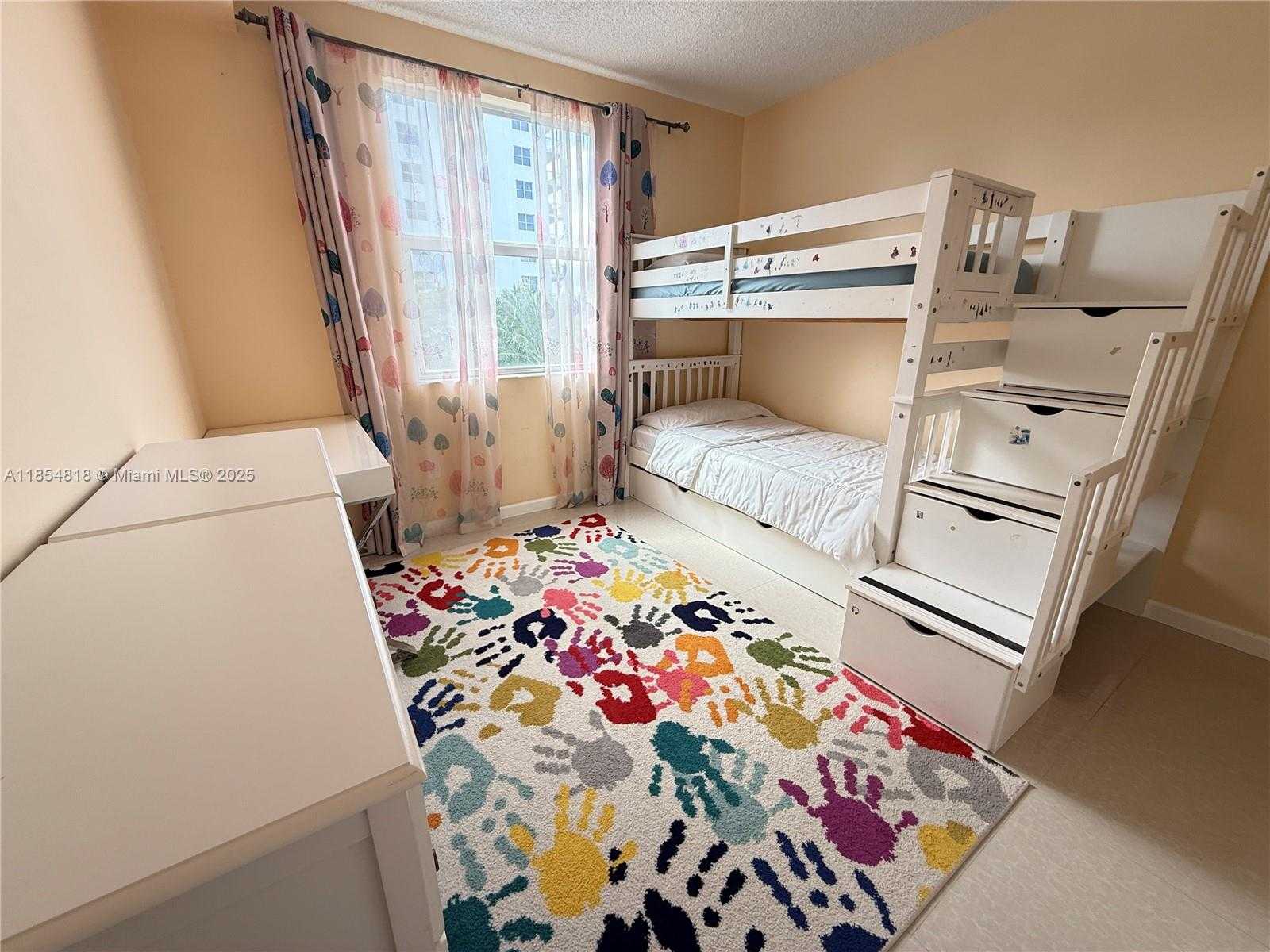 Small Image of 17100 NORTH BAY RD #1502, Sunny Isles Beach Number 29