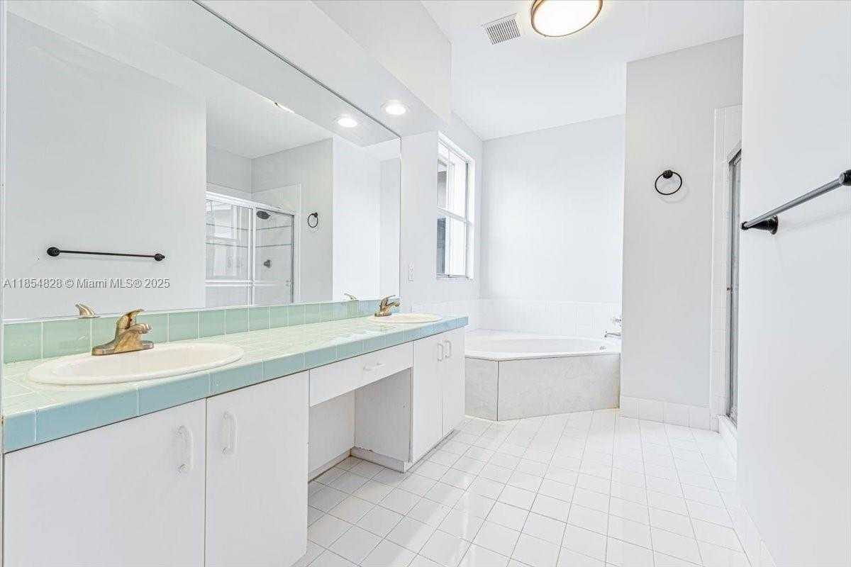 Small Image of 2340 NORTH WEST 186TH AVE, Pembroke Pines Number 20