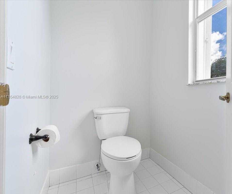 Small Image of 2340 NORTH WEST 186TH AVE, Pembroke Pines Number 24