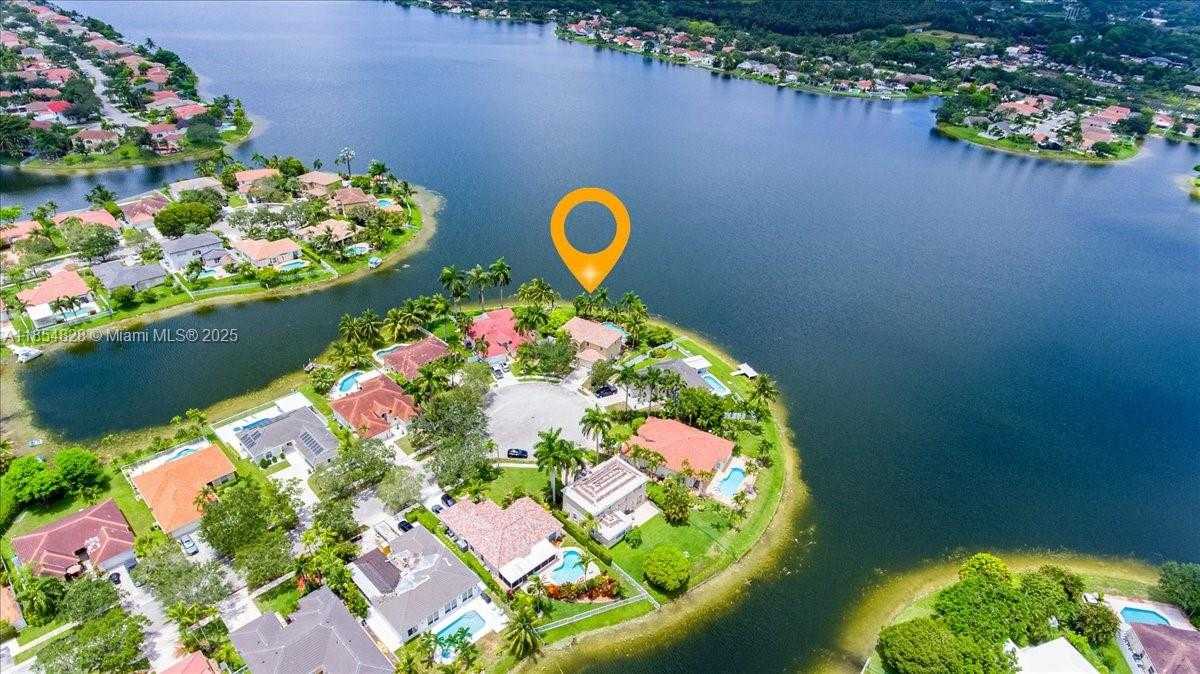 Small Image of 2340 NORTH WEST 186TH AVE, Pembroke Pines Number 32