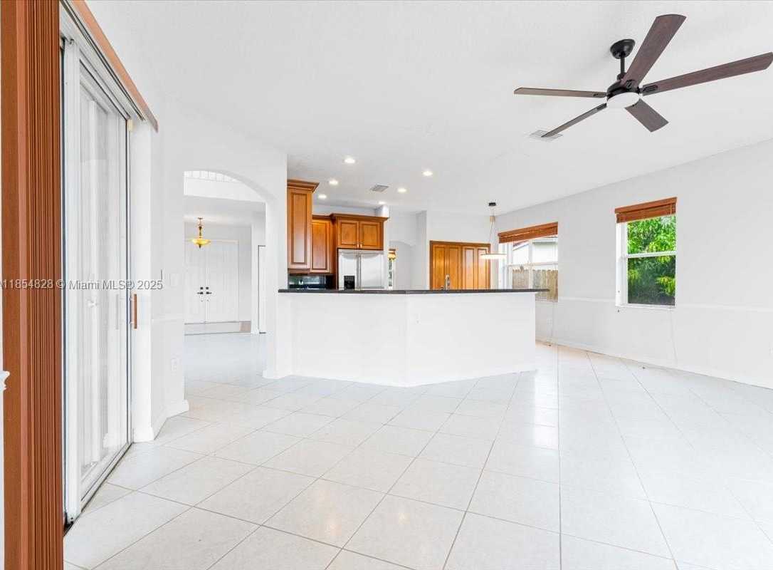 Small Image of 2340 NORTH WEST 186TH AVE, Pembroke Pines Number 4