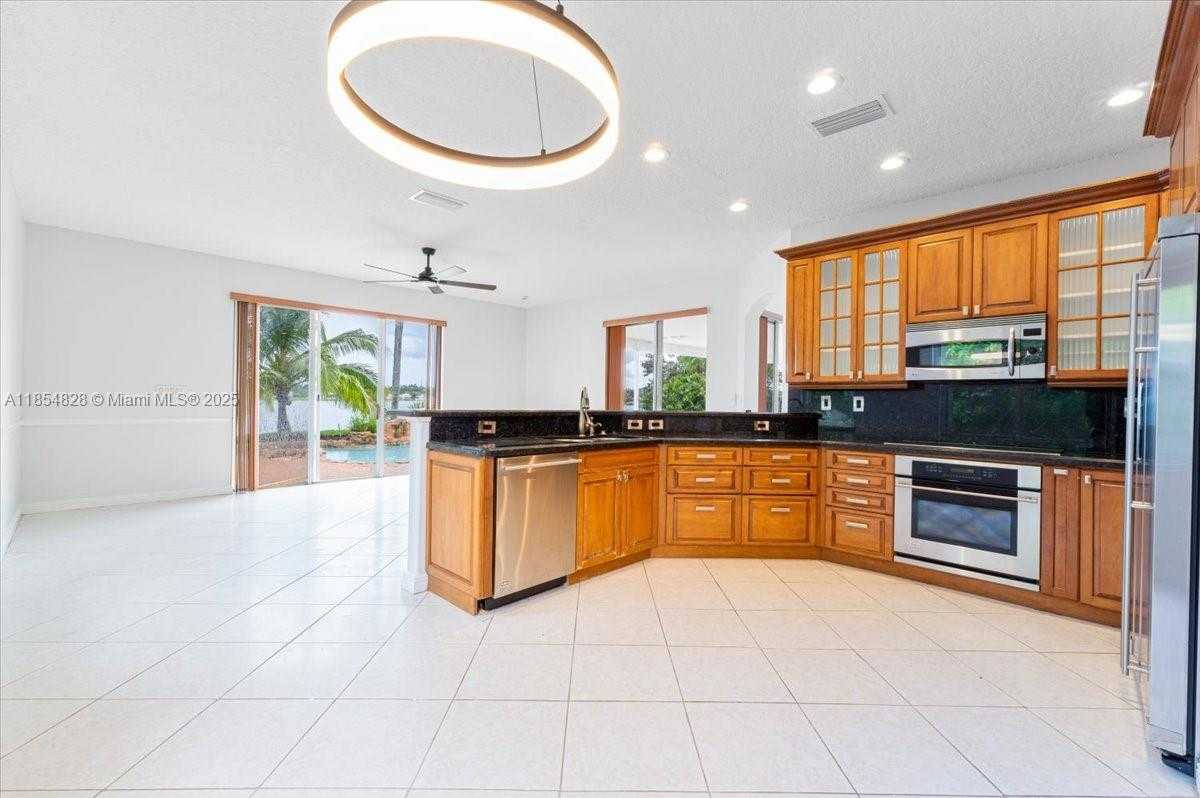 Small Image of 2340 NORTH WEST 186TH AVE, Pembroke Pines Number 5