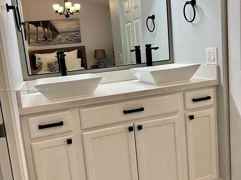 Small Image of 13535 SOUTH WEST 111TH TER, Miami Number 11